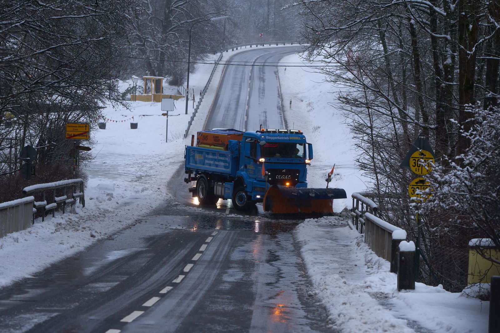 Auf den Schnee folgt Regen.