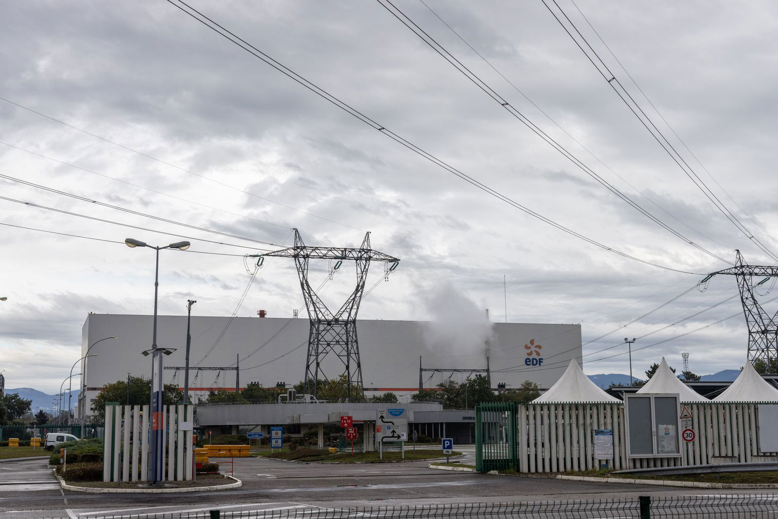 Das Vorhaben des französischen Energiekonzerns EDF einer Schrottverwertung löst Bedenken aus. (Archivbild)