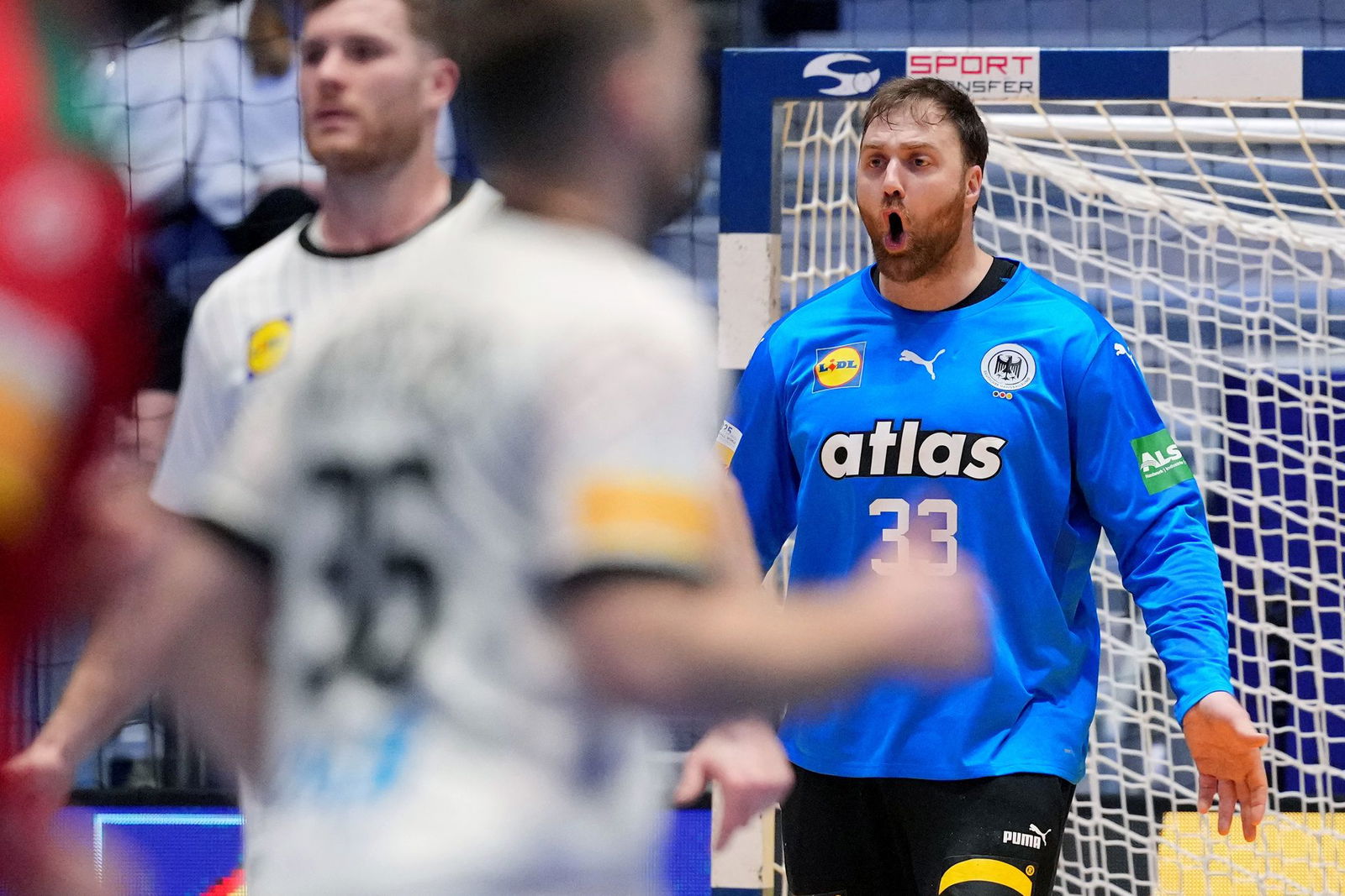 War unzufrieden mit der Abwehrleistung seiner Vorderleute: Torwart Andreas Wolff.