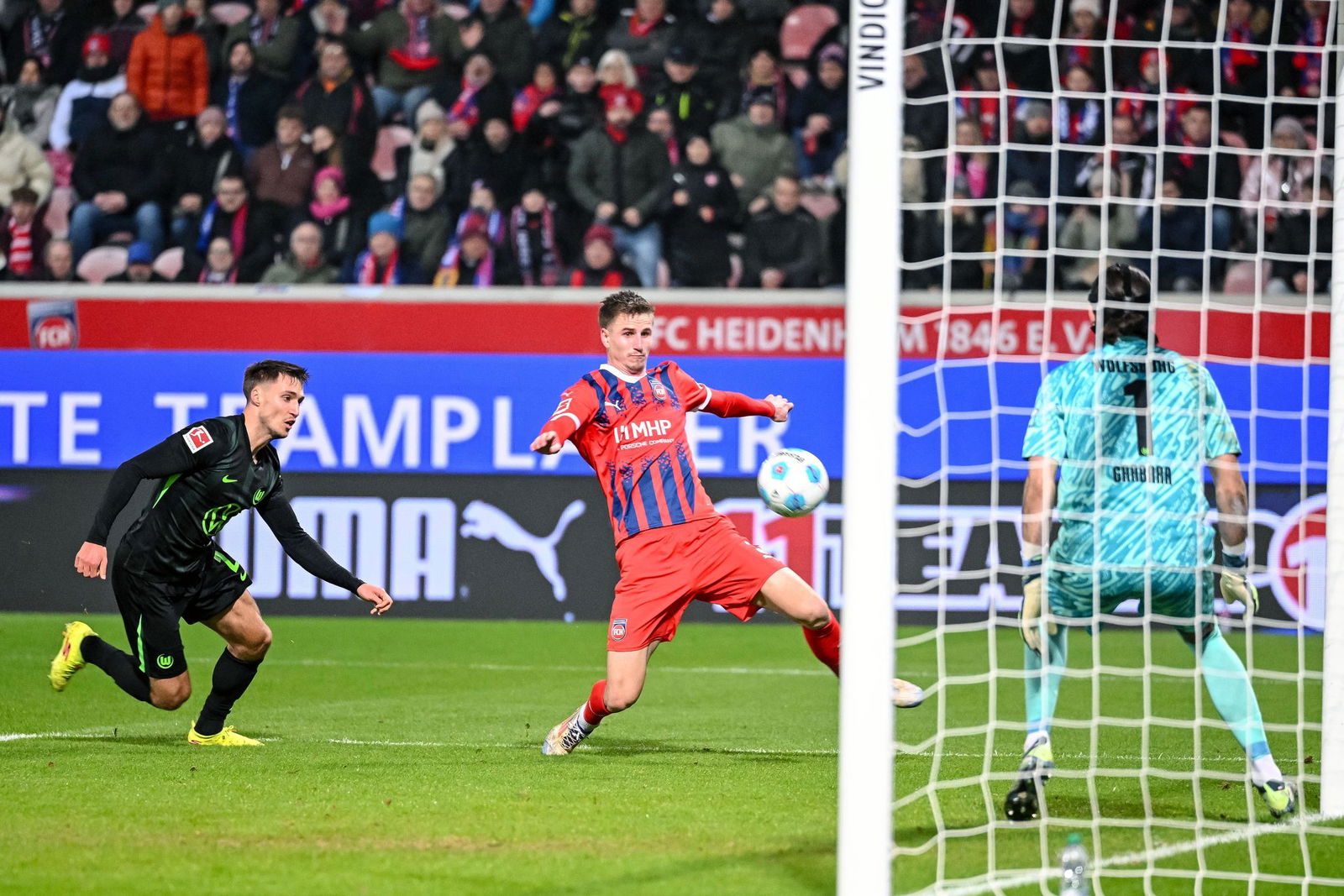 Heidenheims Jan Schöppner verlängert.