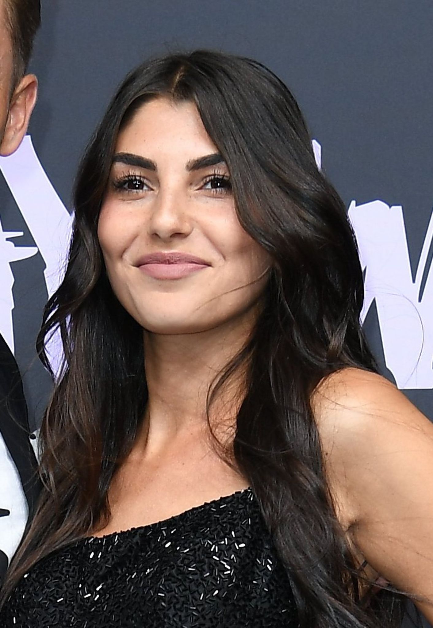 Yeliz Koç hat einen Grund, warum sie ihren Geburtstag nicht feiert. 