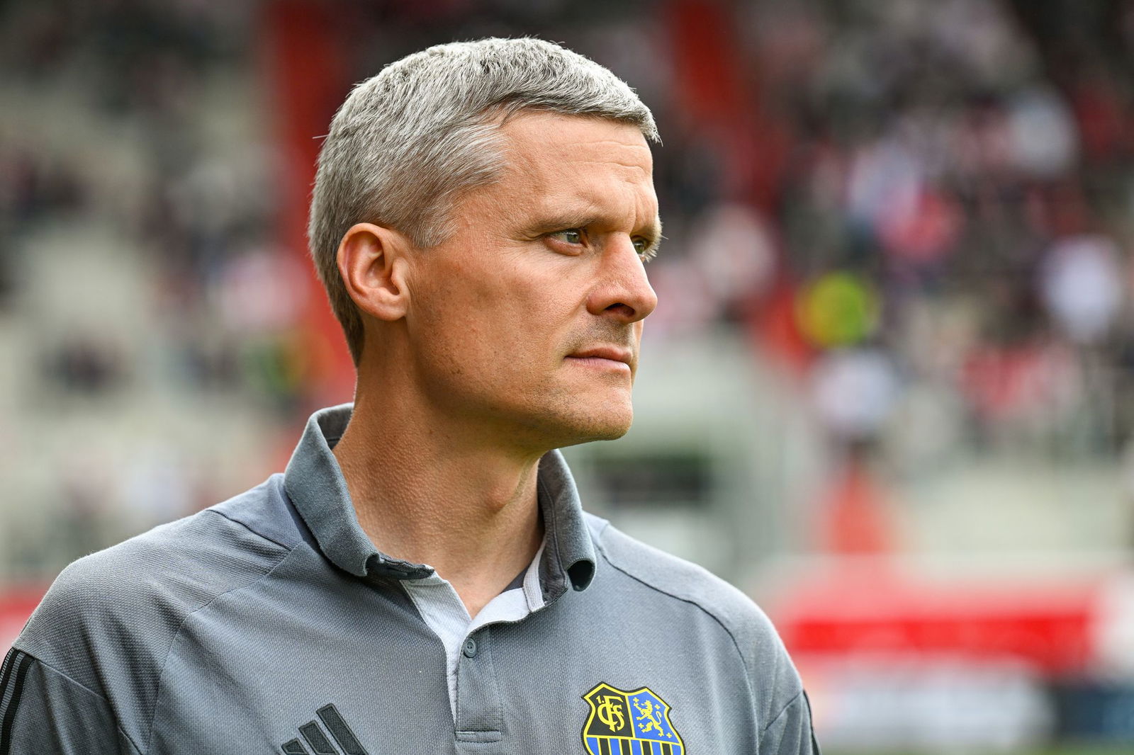 Trainer Ziehl und der 1. FC Saarbrücken streben Aufstieg an. 
