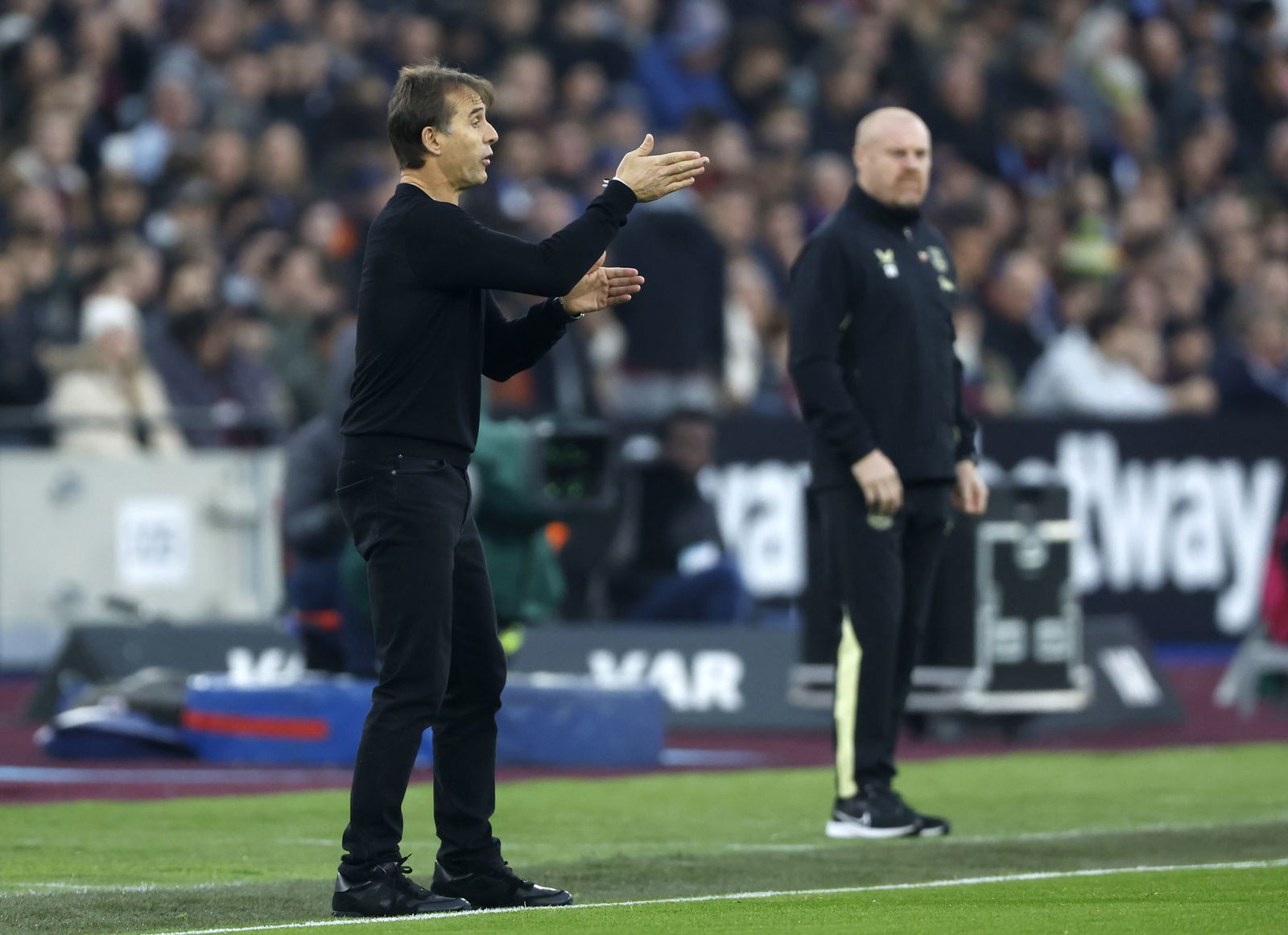 West Ham United trennt sich von Trainer Julen Lopetegui (l)