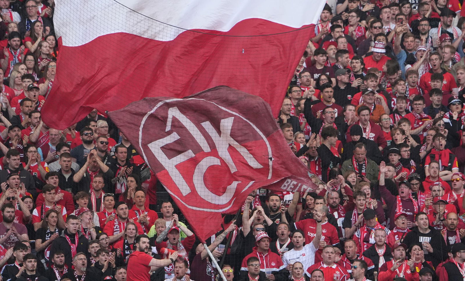 Der FCK muss Strafe wegen seinen Fans zahlen.