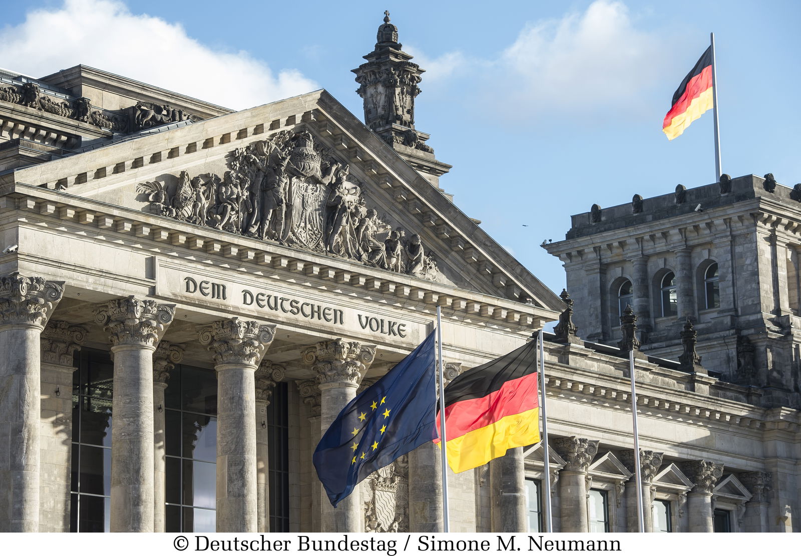 Der Deutsche Bundestag im Berliner Reichstagsgebäude