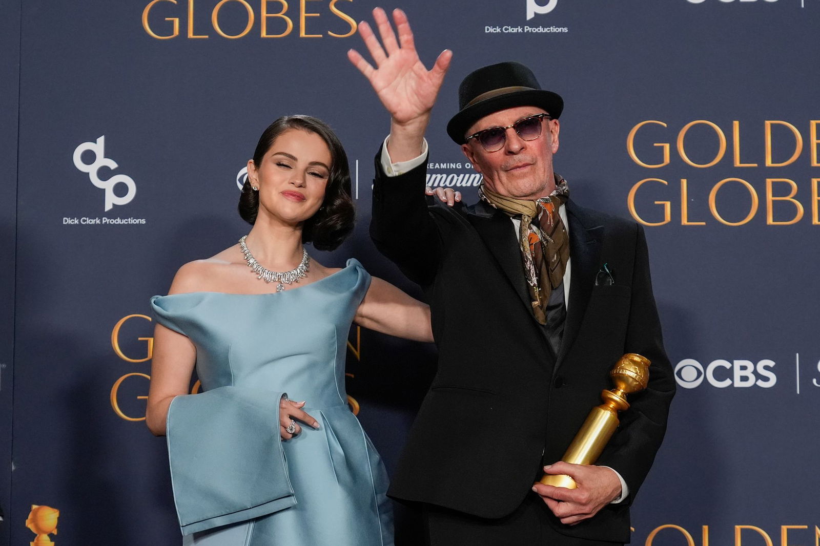 Jacques Audiard, hier neben Selena Gomez, hat nicht nur bei den Golden Globes gewonnen - sondern nun auch bei den Prix Lumières, dem Filmpreis der französischen Auslandspresse. (Archivbild)