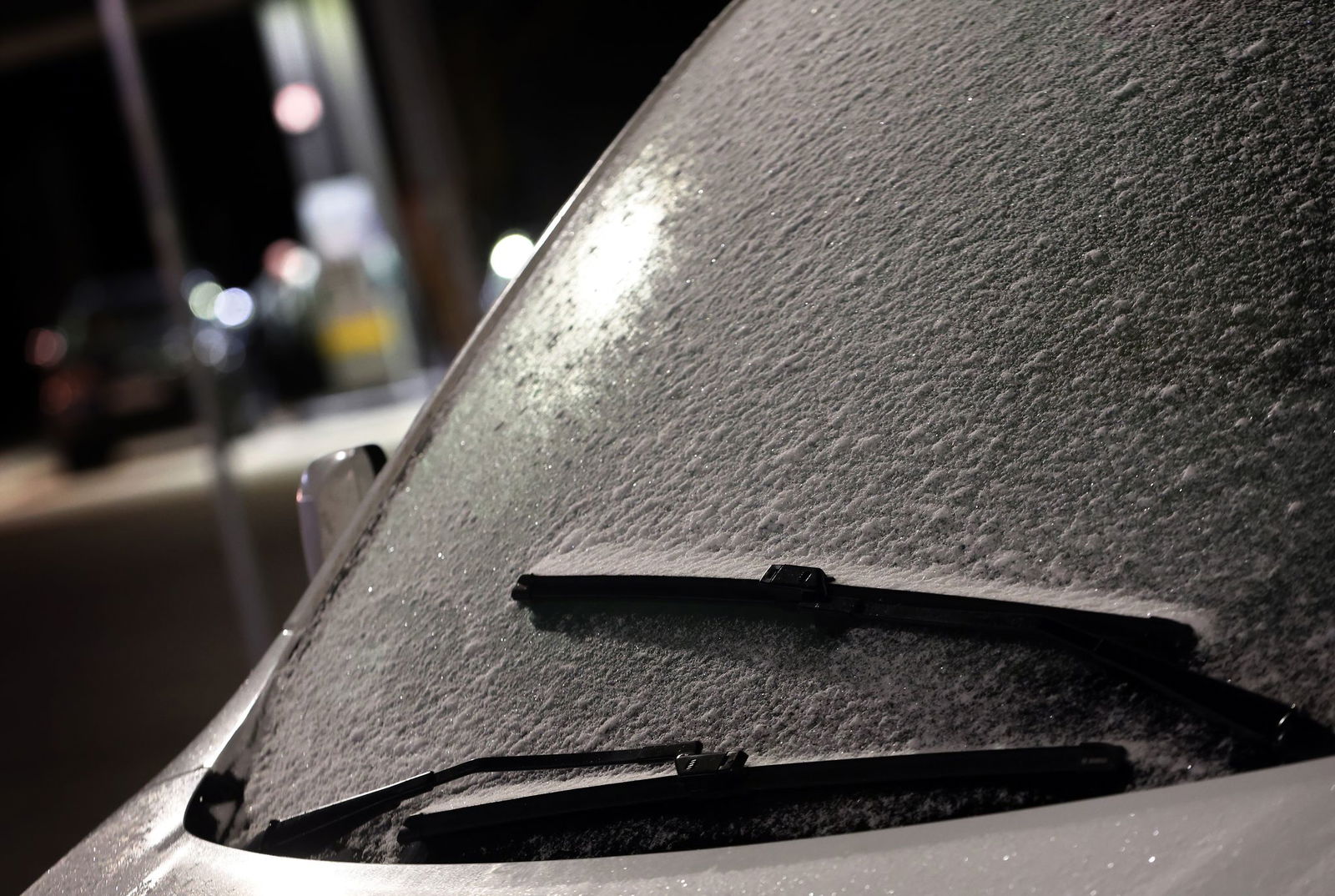 Es wird teils glatt in Rheinland-Pfalz und im Saarland. Das Wochenende bleibt aber überwiegend trocken. (Symbolbild)