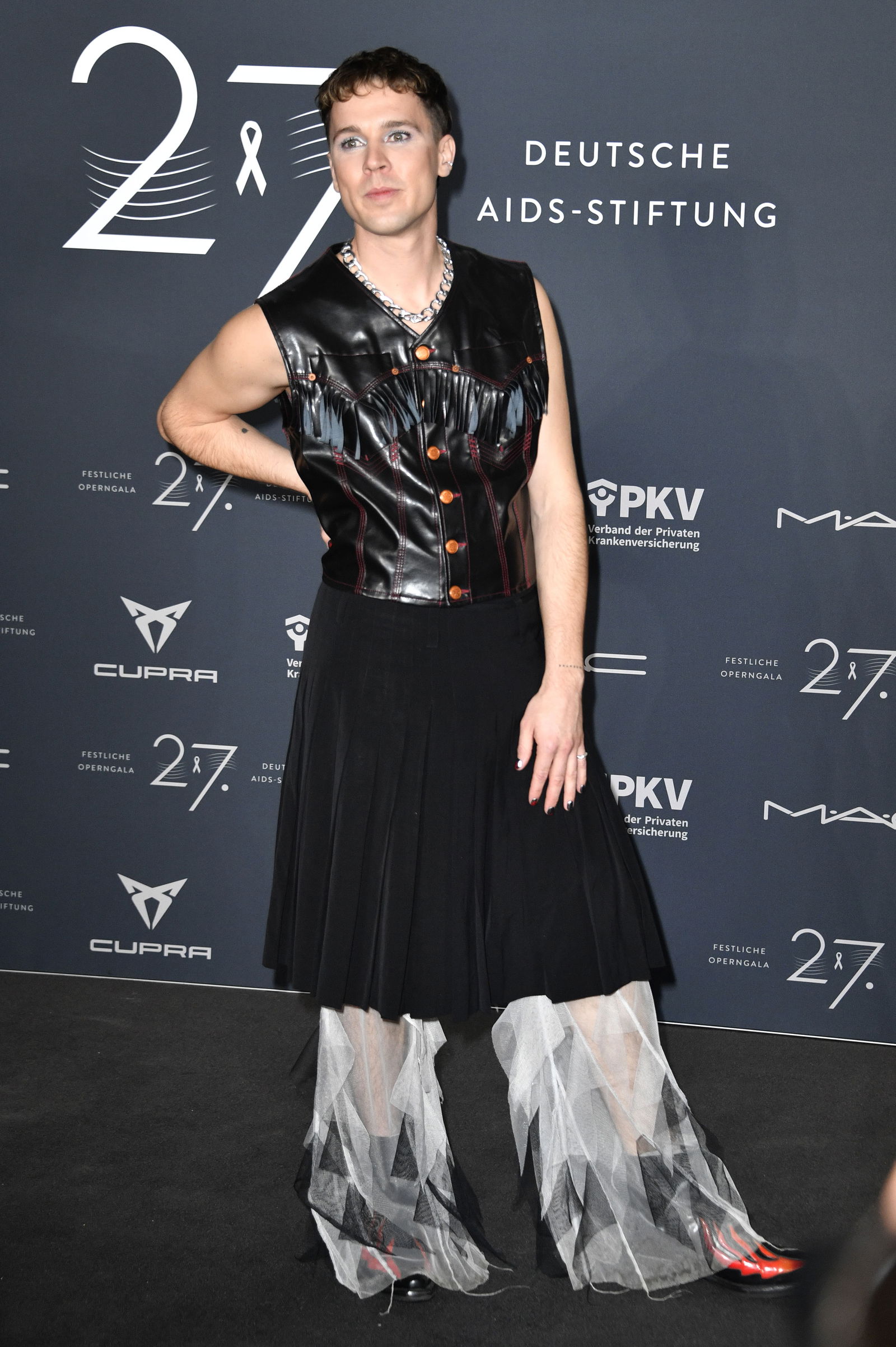 Fee(lix) Jaehn ist non-binär und fühlt sich weder als Mann, noch als Frau