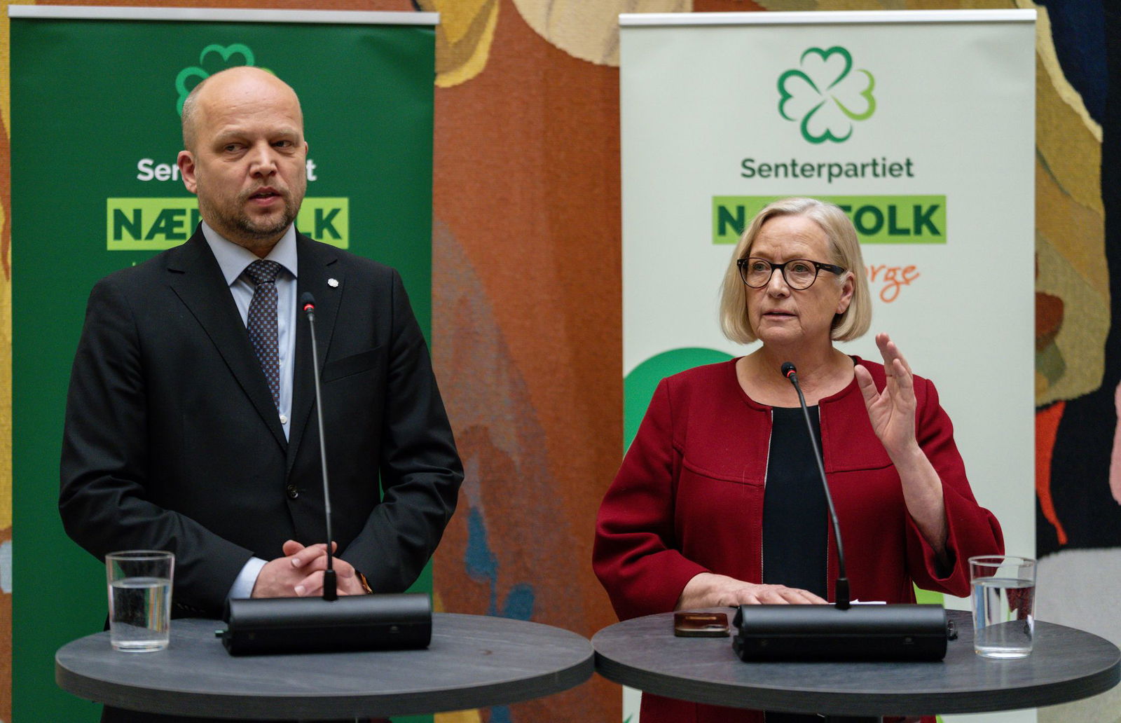 Die Zentrumspartei um Finanzminister Trygve Slagsvold Vedum (links) schert aus der Regierung aus.