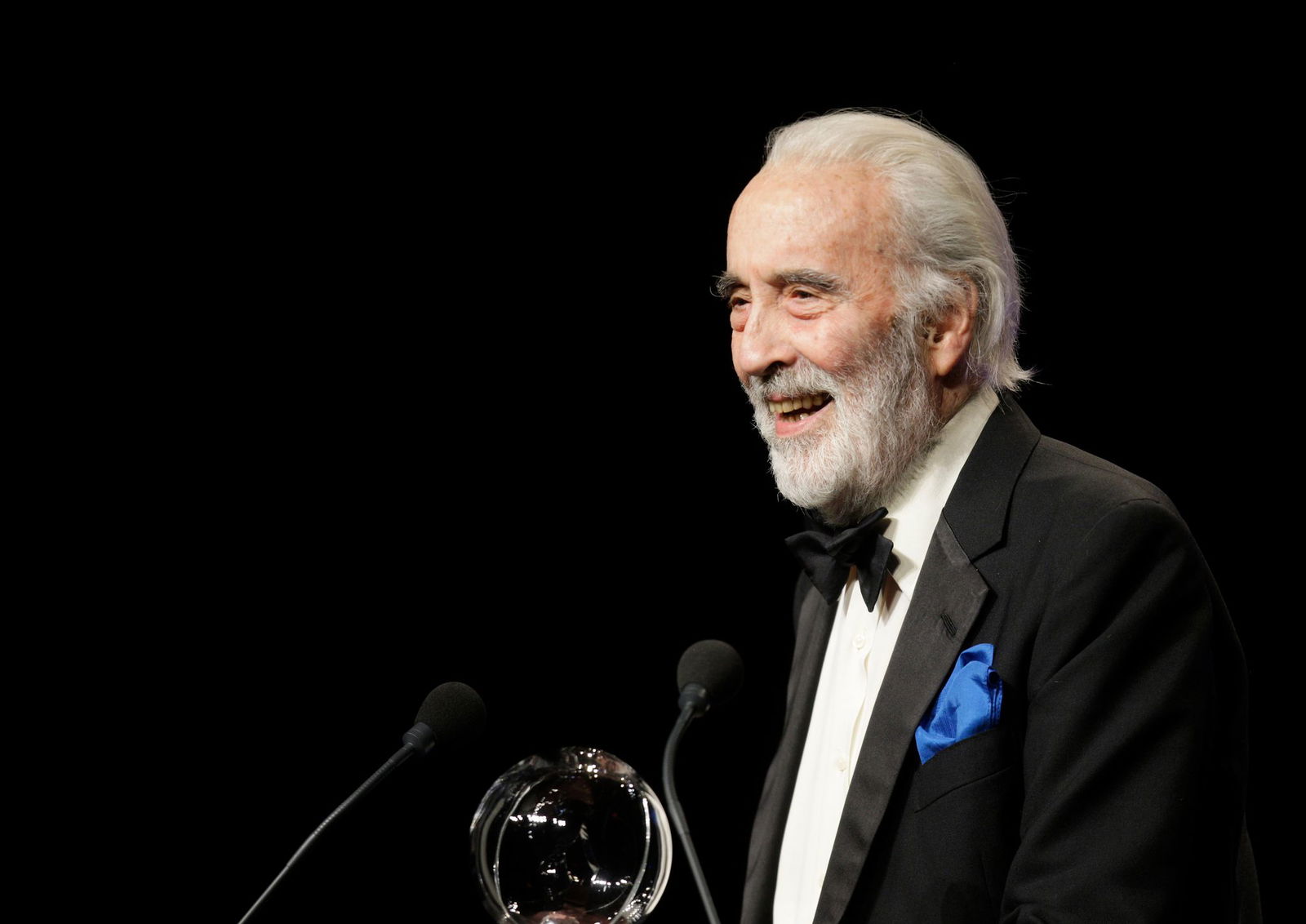 Der legendäre Dracula-Darsteller Christopher Lee (1922-2015) im Jahr 2010 in Bochum. (Archivbild)