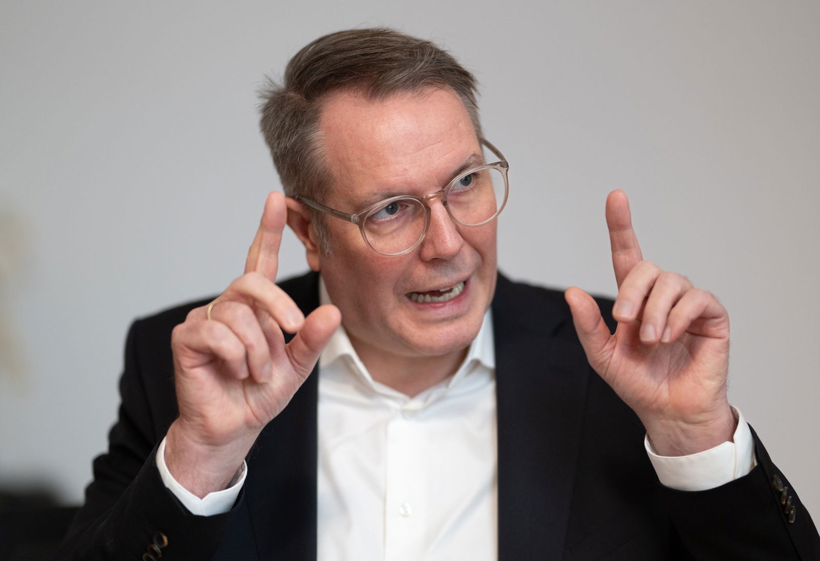 Schweitzer ist Mitunterzeichner des Briefs der SPD-Länderchefs, der sich an die Amtskollegen in Baden-Württemberg, Bayern, Berlin, Hessen, Nordrhein-Westfalen, Sachsen, Sachsen-Anhalt, Schleswig-Holstein und Thüringen richtet (Archivbild).