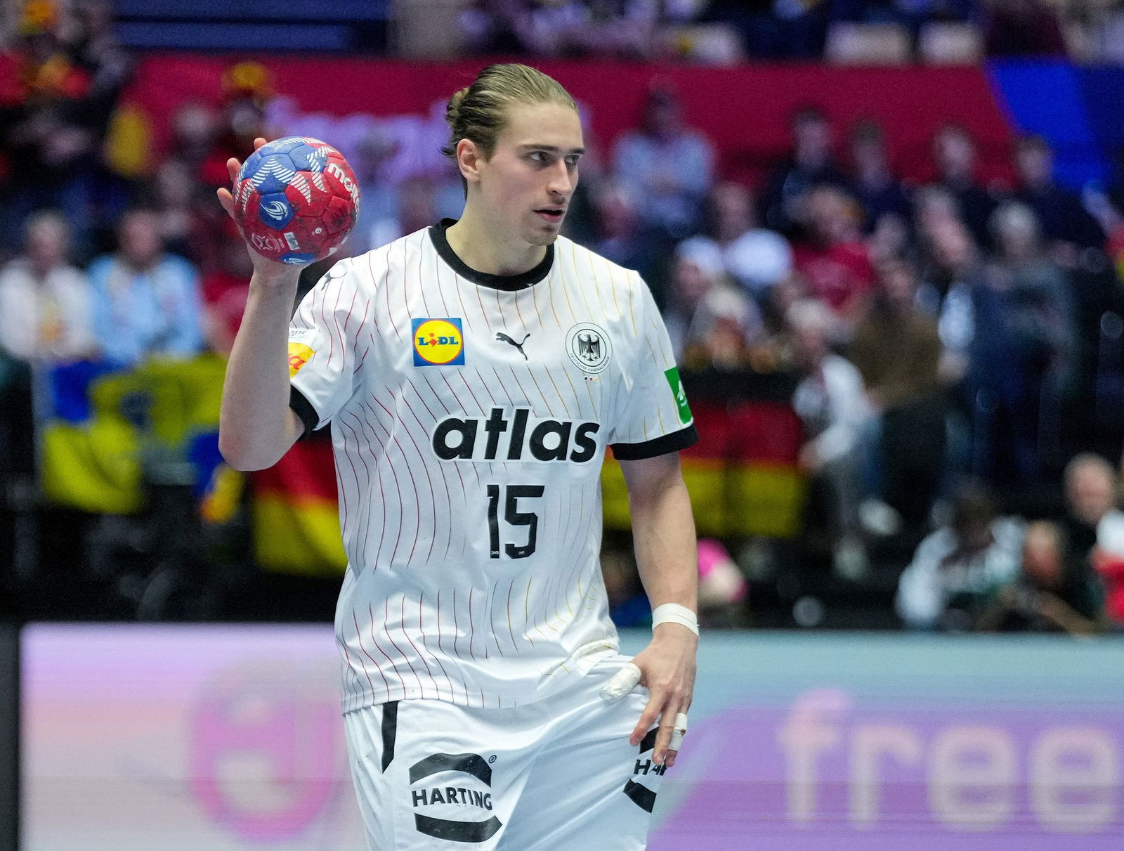 Juri Knorr steht den Handballern im WM-Viertelfinale gegen Portugal wohl zur Verfügung. 
