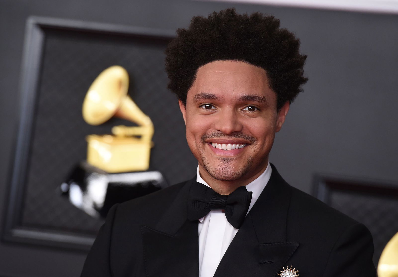 Comedian Trevor Noah moderiert erneut die Grammys