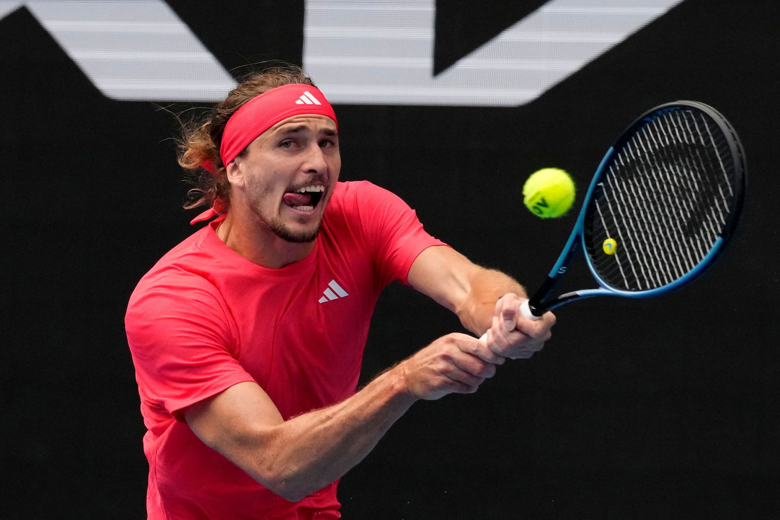 Alexander Zverev muss im Achtelfinale der Australian Open hart kämpfen