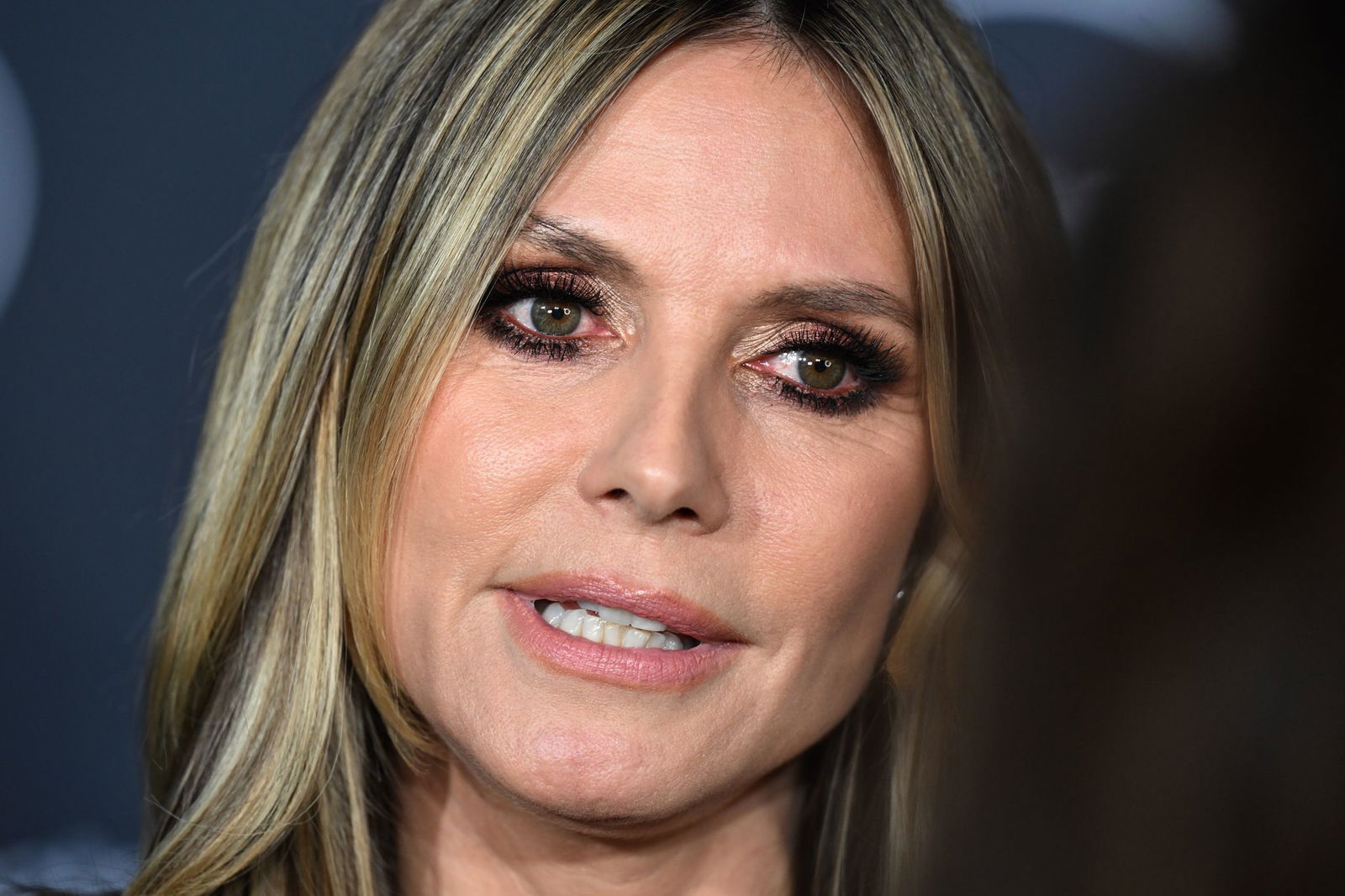 Das Feuer in Kalifornien hat auch Folgen für Heidi Klums Show.