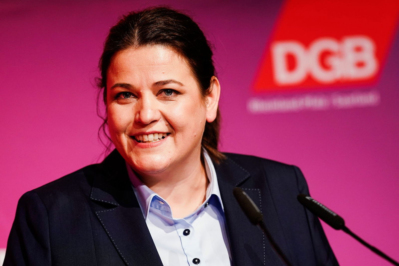Die Arbeitsbedingungen im öffentlichen Dienst müssen besser werden, fordert DGB-Chefin Susanne Wingertszahn. (Archivbild)