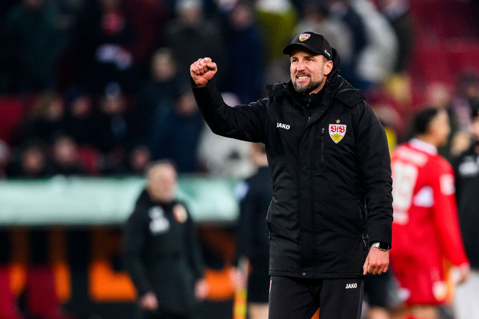 Stuttgarts Trainer Sebastian Hoeneß hofft auf einen Sieg bei Slovan Bratislava.