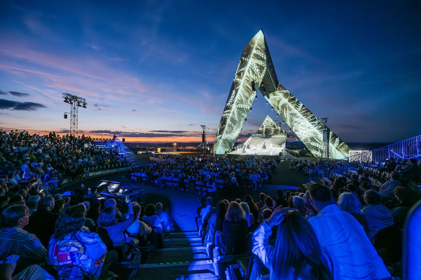 Im vergangenen Jahr feierten sie Premiere, in diesem werden sie erneut stattfinden: die Opernfestspiele mit Mozarts «Zauberflöte» am Saarpolygon. 