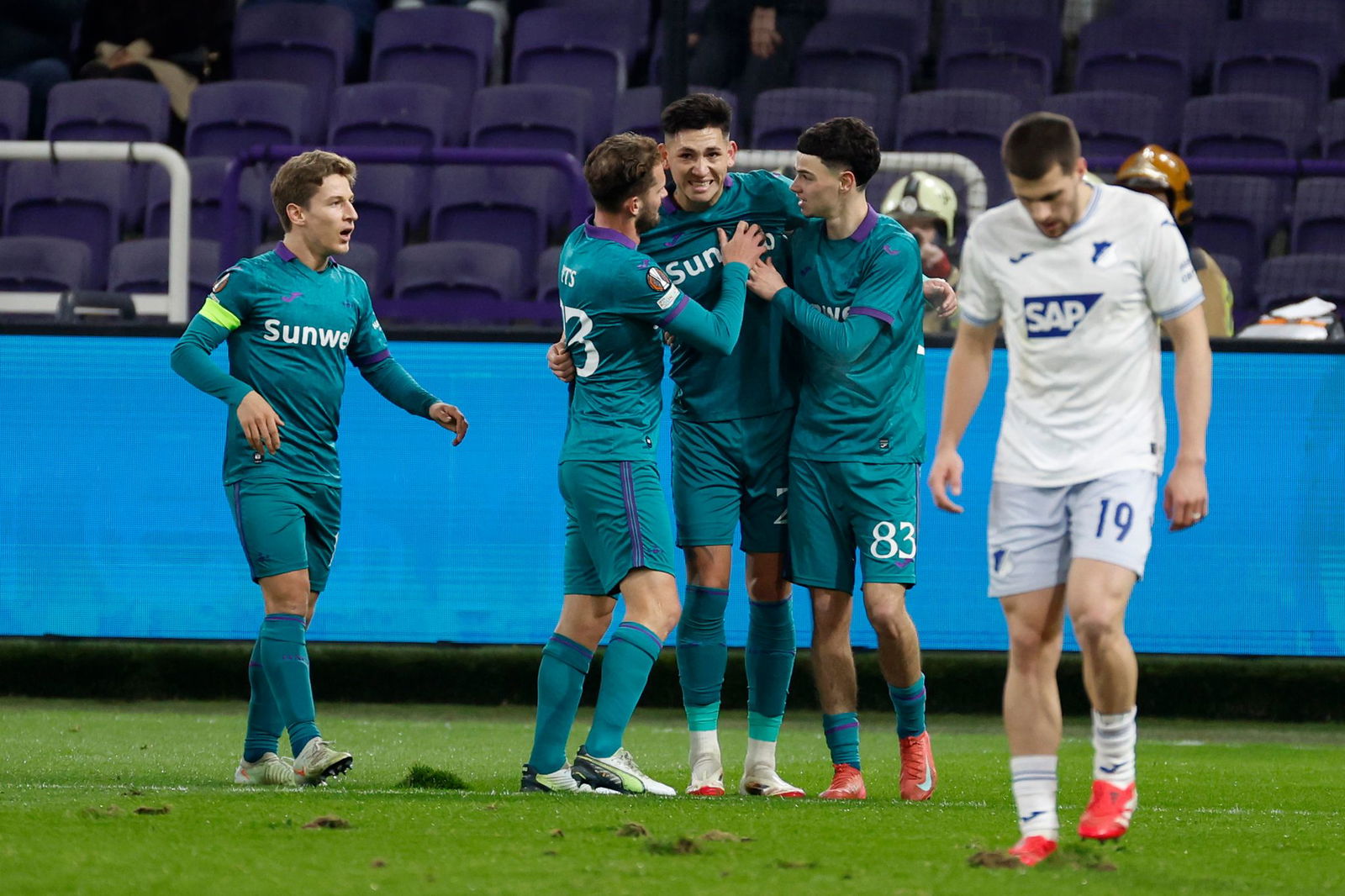 Anderlecht und Torschütze Luis Vazquez jubeln