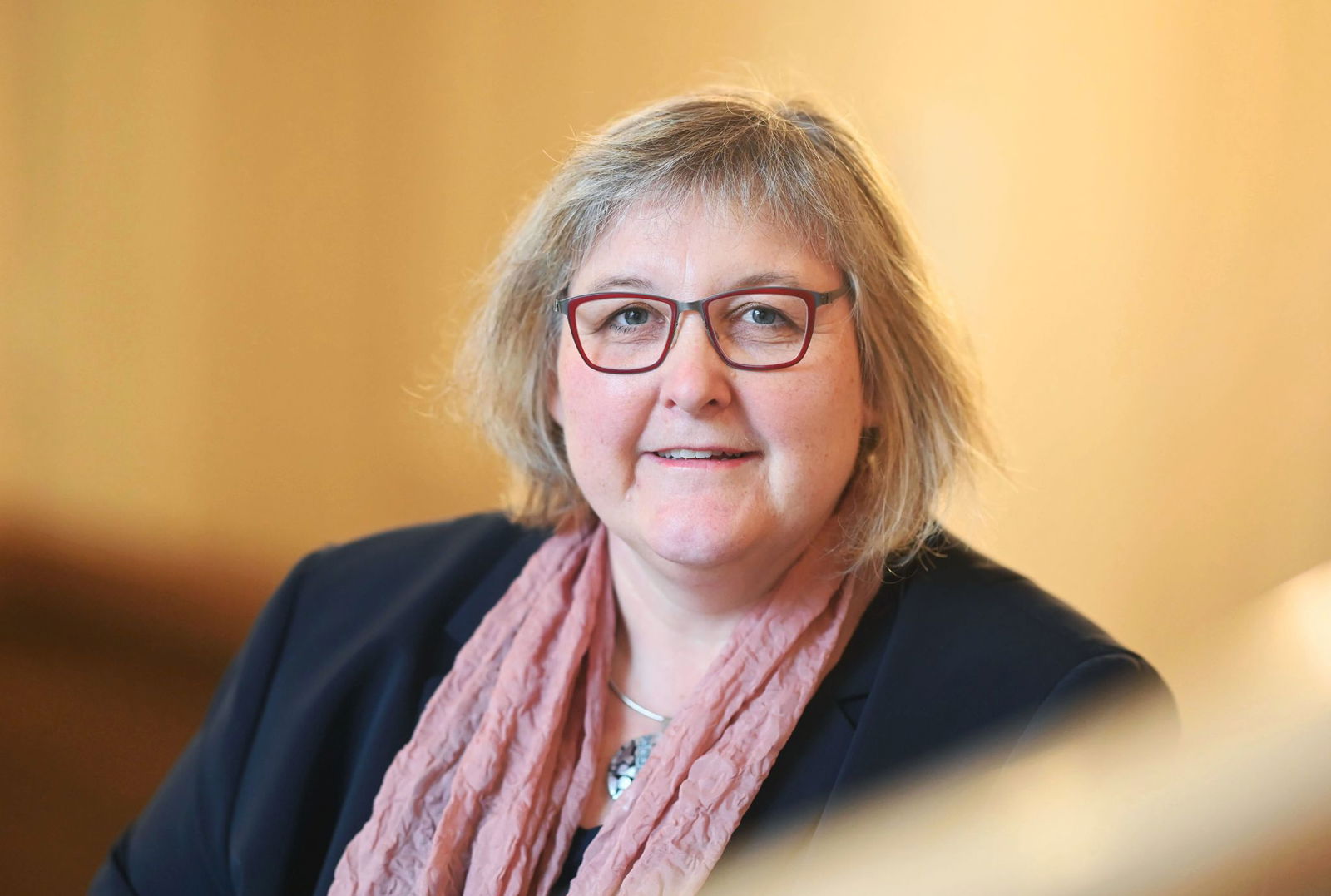 Für Landesbischöfin Springhart gehen kirchliche Ämter auch mit Haltungsfragen einher. (Archivbild)