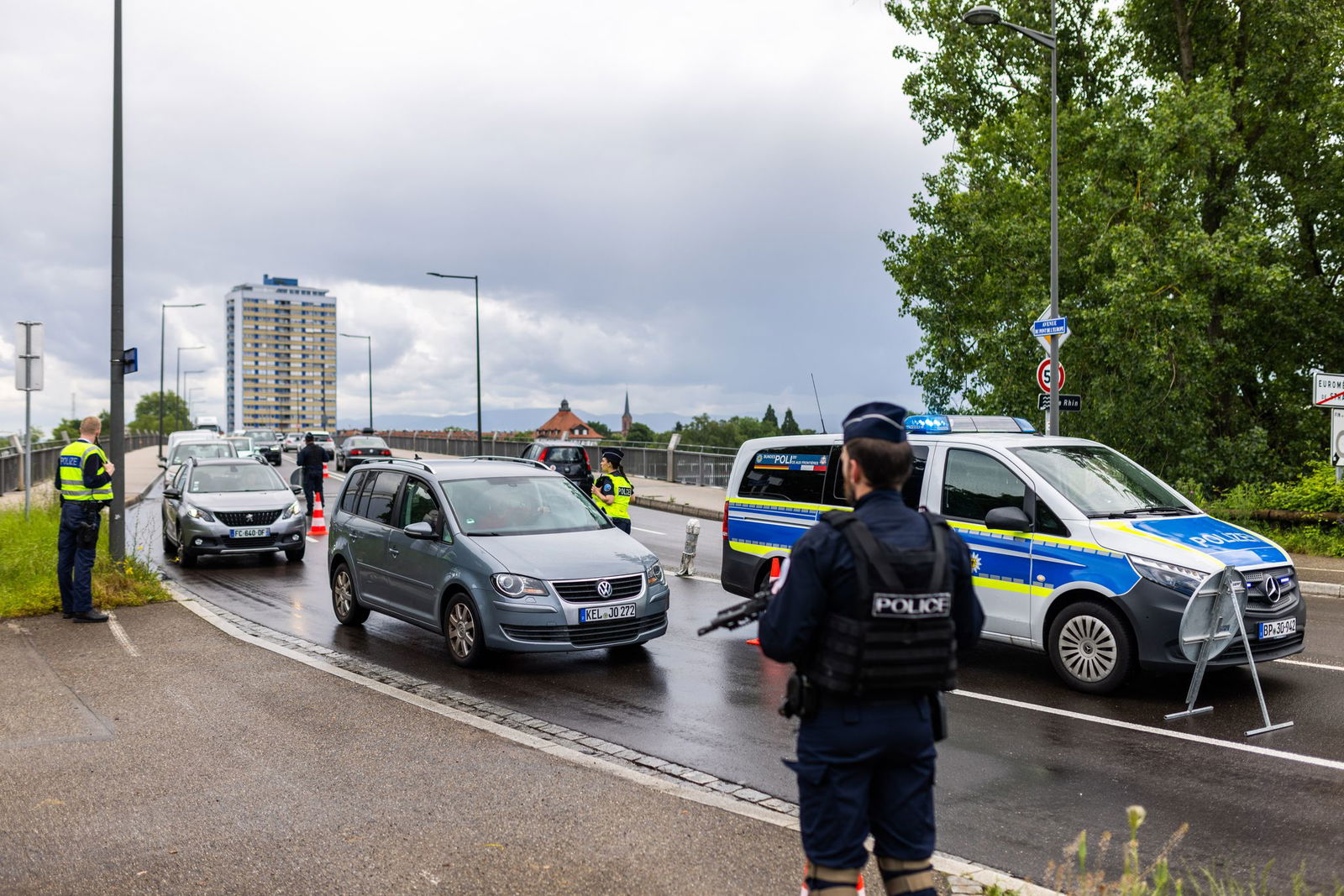 An der Europabrücke gibt es Kontrollen der französischen und der deutschen Polizei. (Archivbild)