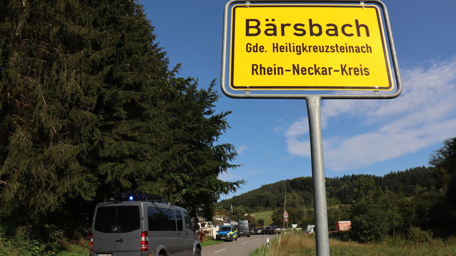 Nach der Bluttat an einem Mann in Heiligkreuzsteinach arbeitet ein Prozess ab Februar das Geschehen auf. Die mutmaßliche Täterin ist tot. Vor Gericht stehen nun zwei weitere Frauen. (Archivbild)