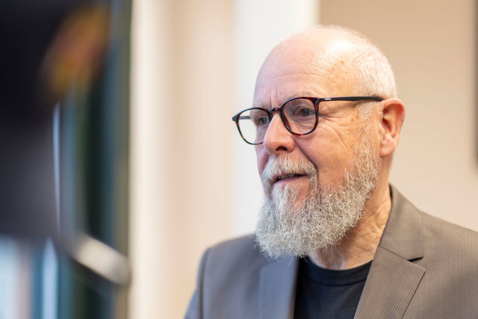 Der Opferbeauftragte der rheinland-pfälzischen Landesregierung Detlef Placzek fordert umgehend traumapädagogische Unterstützung für die Kita-Kinder, die den Angriff in Aschaffenburg miterleben mussten. 