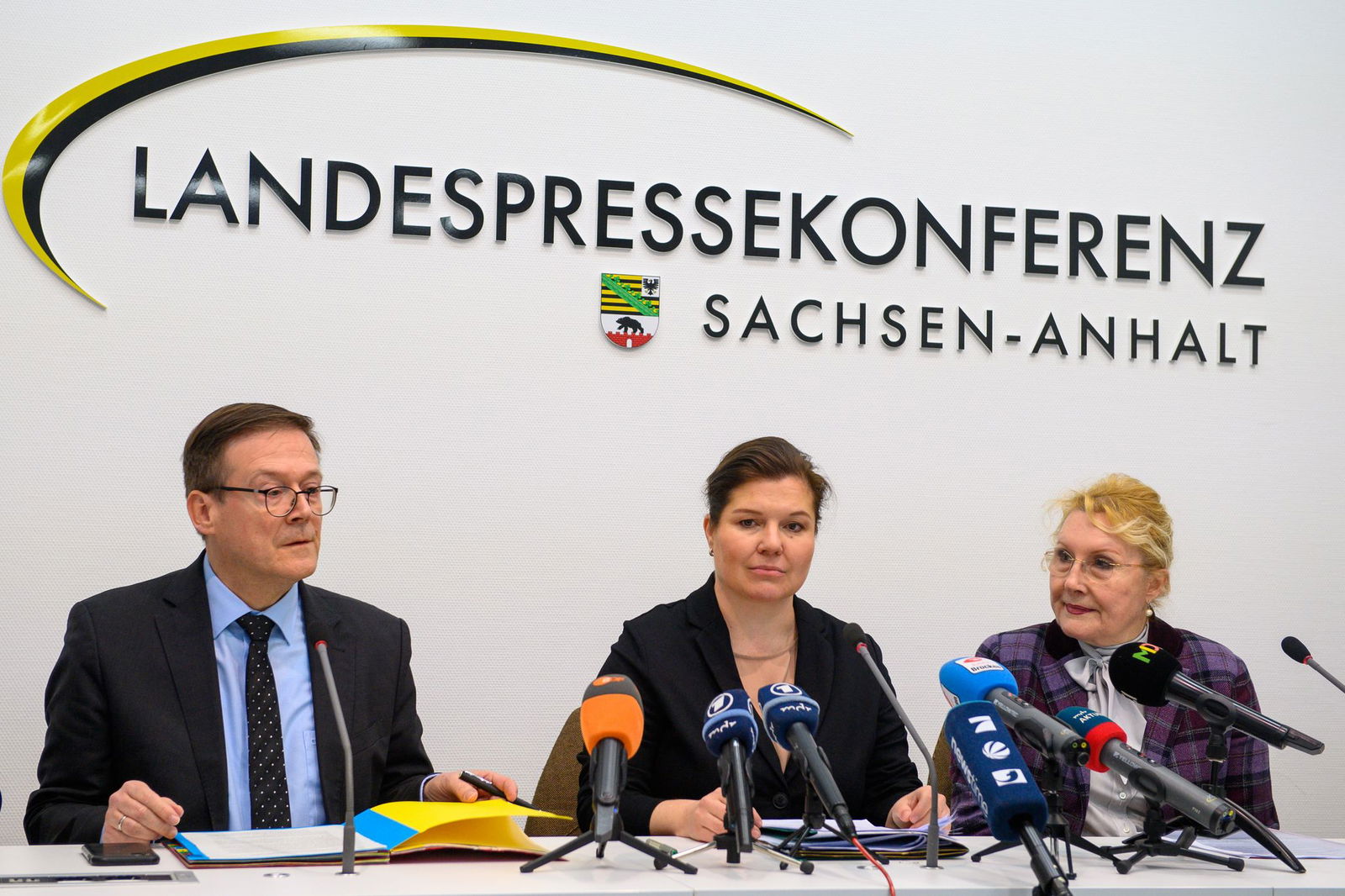 Sachsen-Anhalts Justizministerin (mitte): «Wir stehen mit der Hilfe erst am Anfang.» 