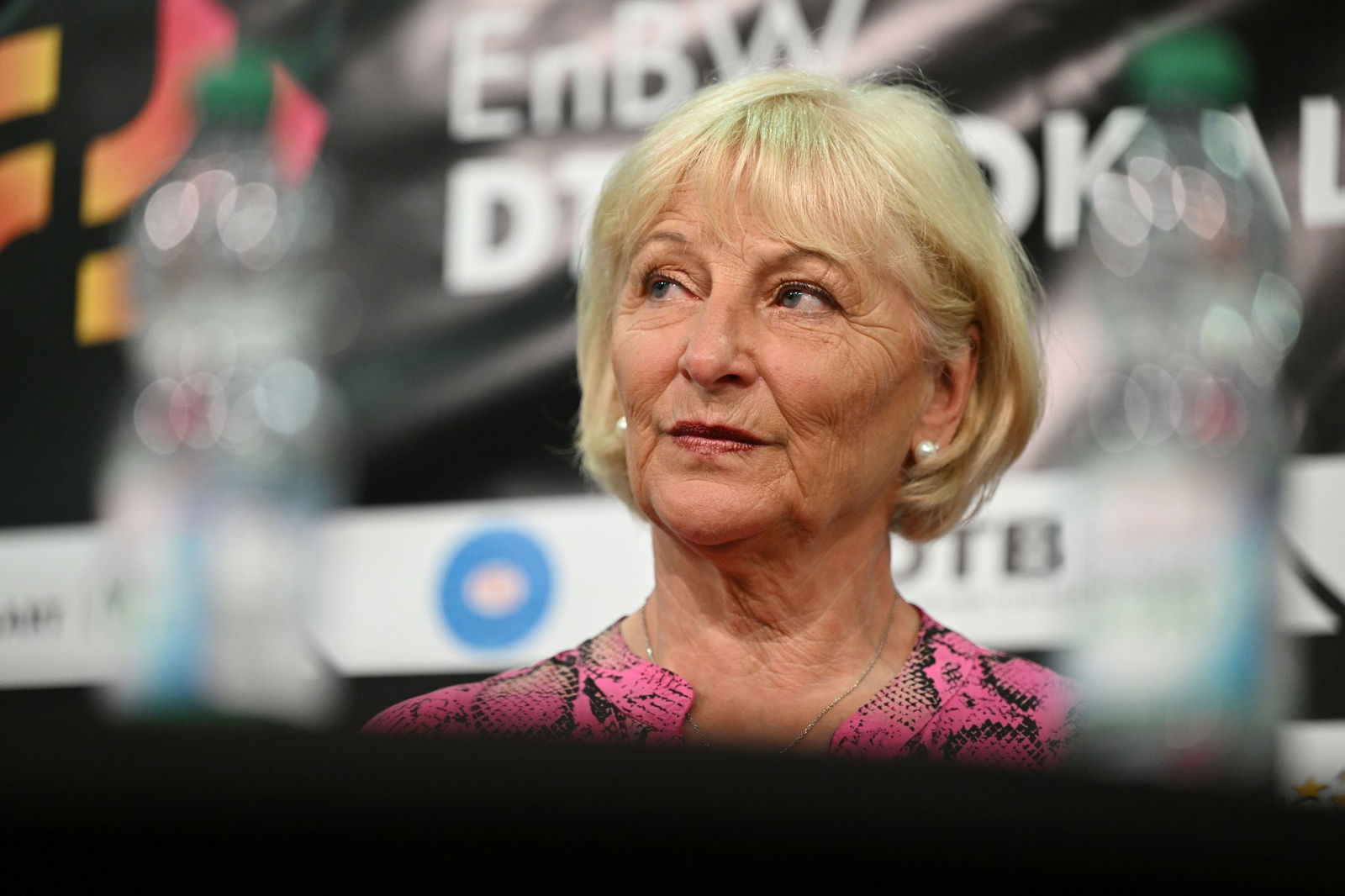 Für die frühere Bundestrainerin Ulla Koch hat der Turnskandal vorübergehend Konsequenzen.  