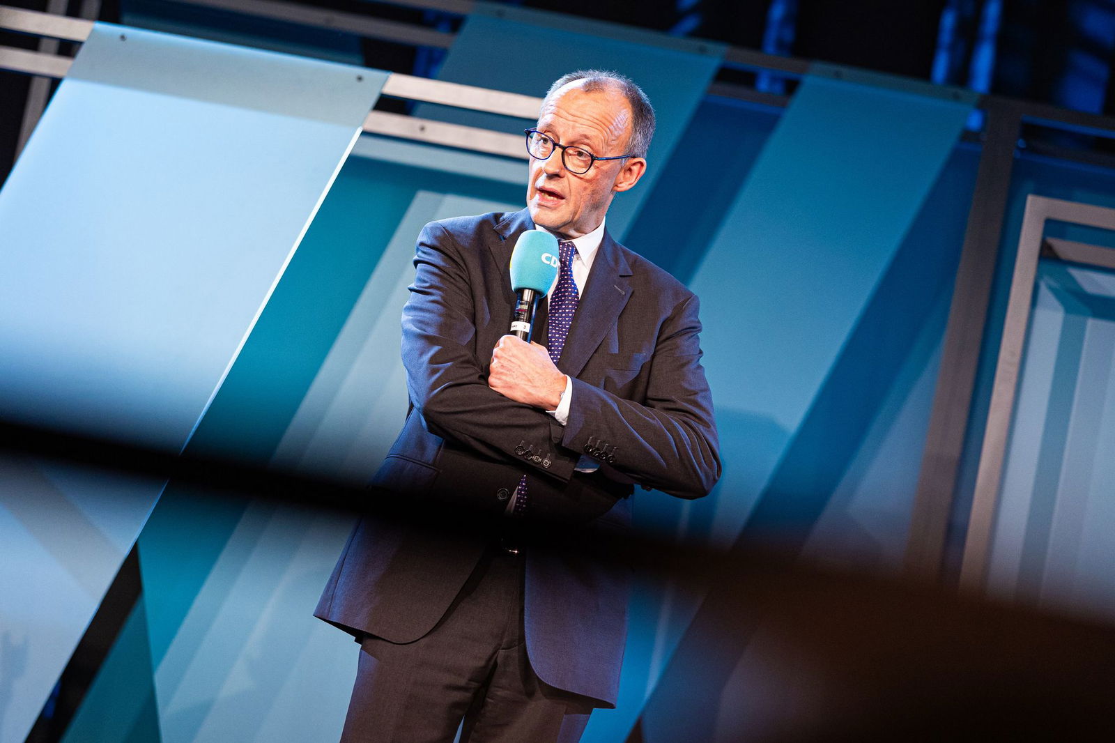 CDU-Chef Friedrich Merz geht weiter auf Konfrontation mit Bundeswirtschaftsminister Robert Habeck von den Grünen.