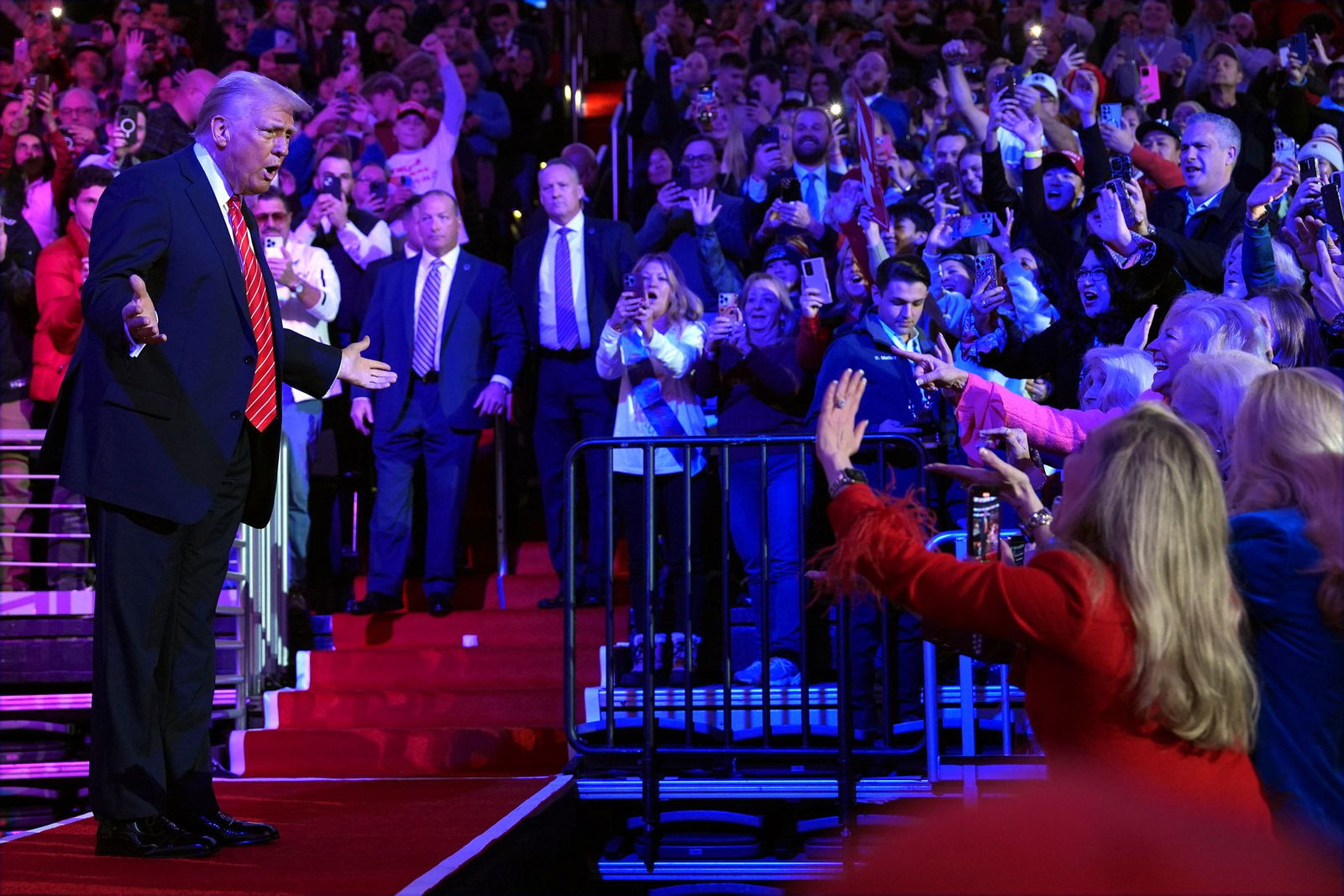 Der 78-Jährige wurde frenetisch bejubelt.