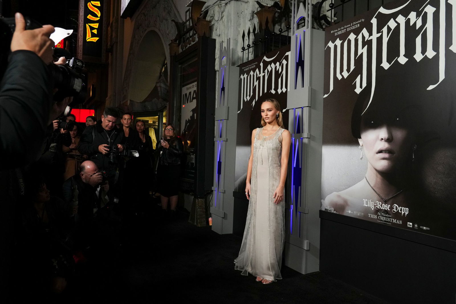 Lily-Rose Depp ist neben Willem Dafoe im Vampirfilm «Nosferatu» zu sehen. (Archivbild)