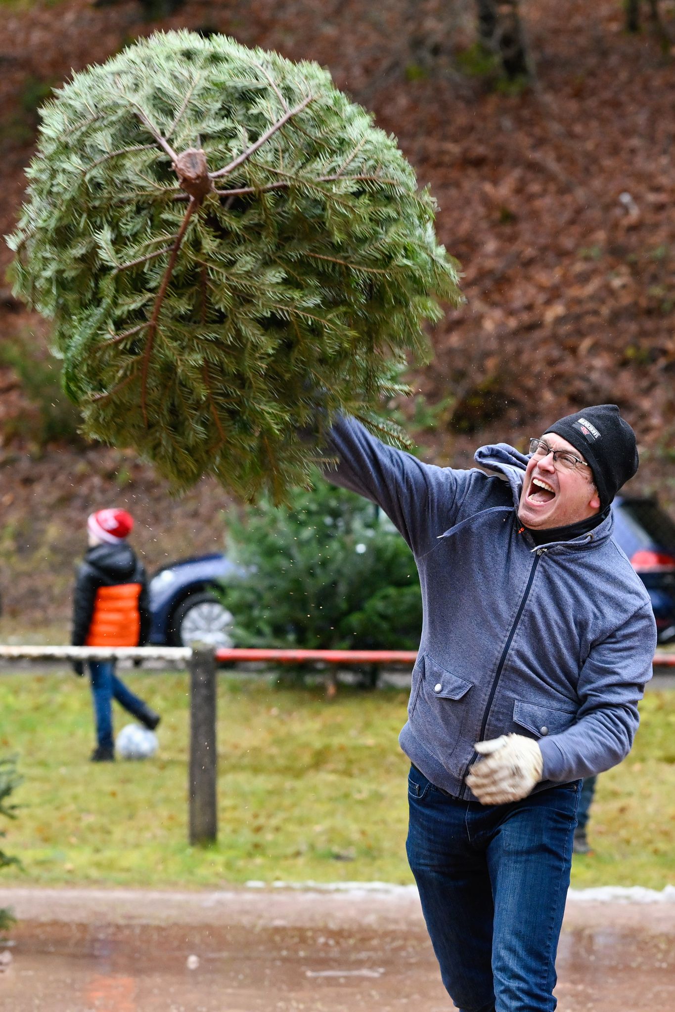 Als Siegertrophäe gibt es unter anderem eine Elchfigur.