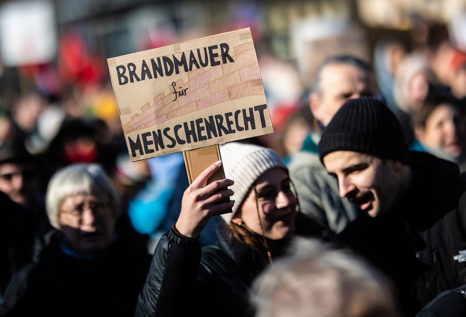 Auch rheinland-pfälzische und saarländische Verbände kritisieren die Debatte um schärfere Migrationsregeln. (Symbolbild)