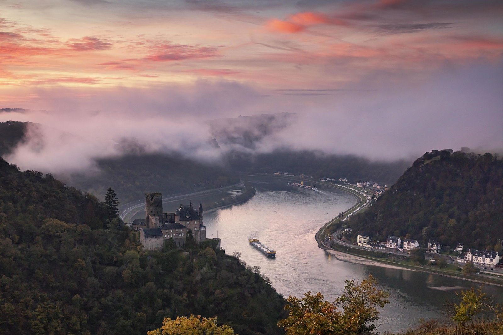 St. Goarshausen Sonnenaufgang über der Loreley