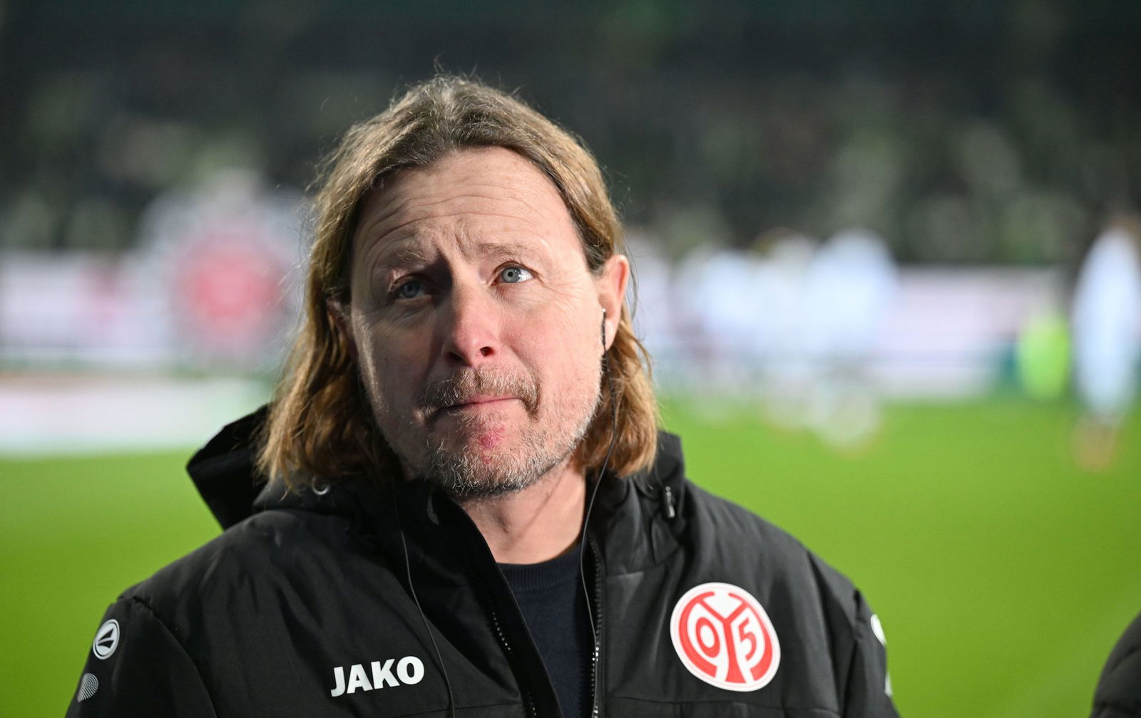 Muss das Heimspiel gegen den FC Augsburg auf der Tribüne verfolgen: Mainz-Trainer Bo Henriksen.