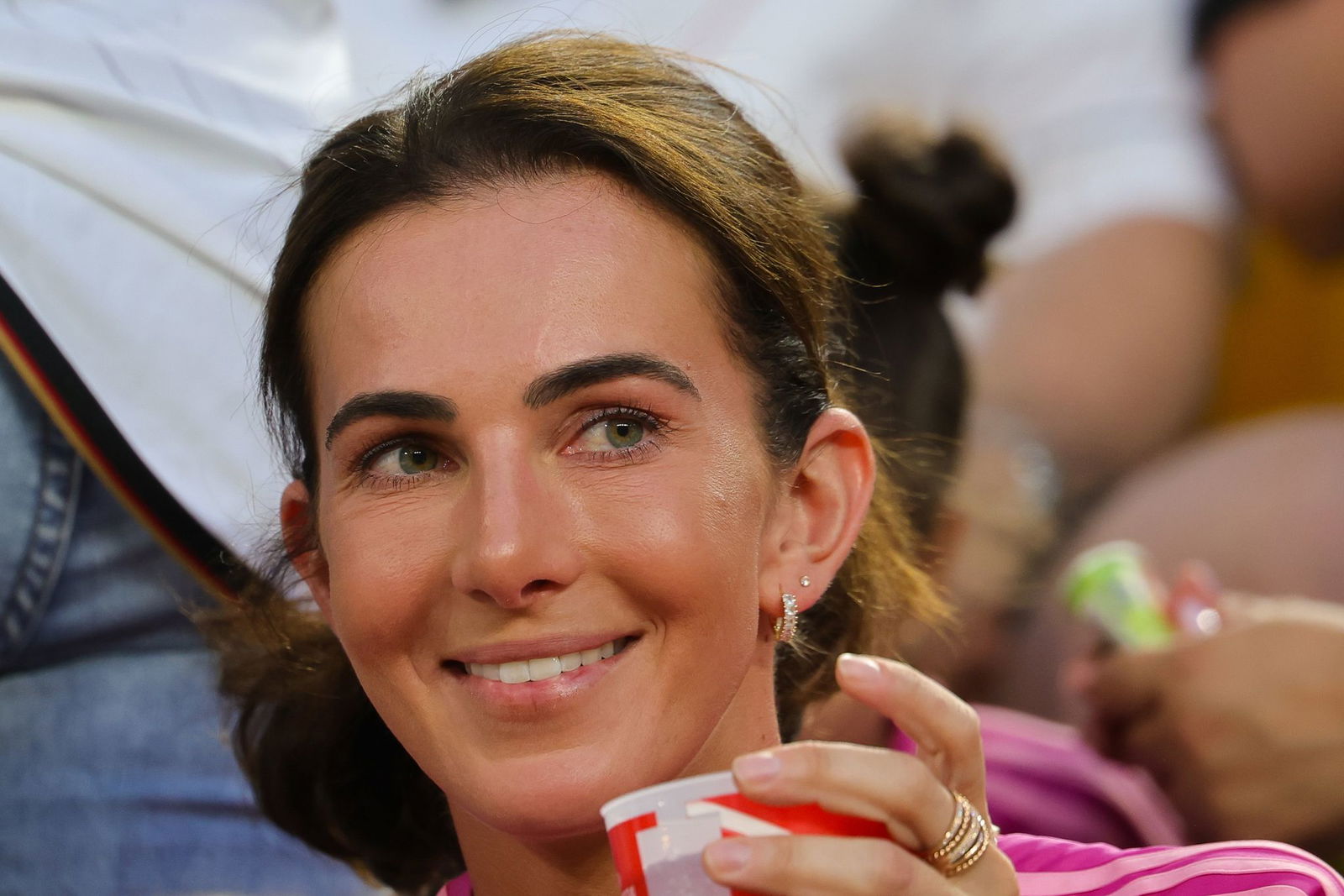 Bei der Heim-EM im vergangenen Sommer war Lisa Müller noch bei Spielen ihres Mannes mit der Nationalelf im Deutschland-Trikot im Stadion zu sehen. 