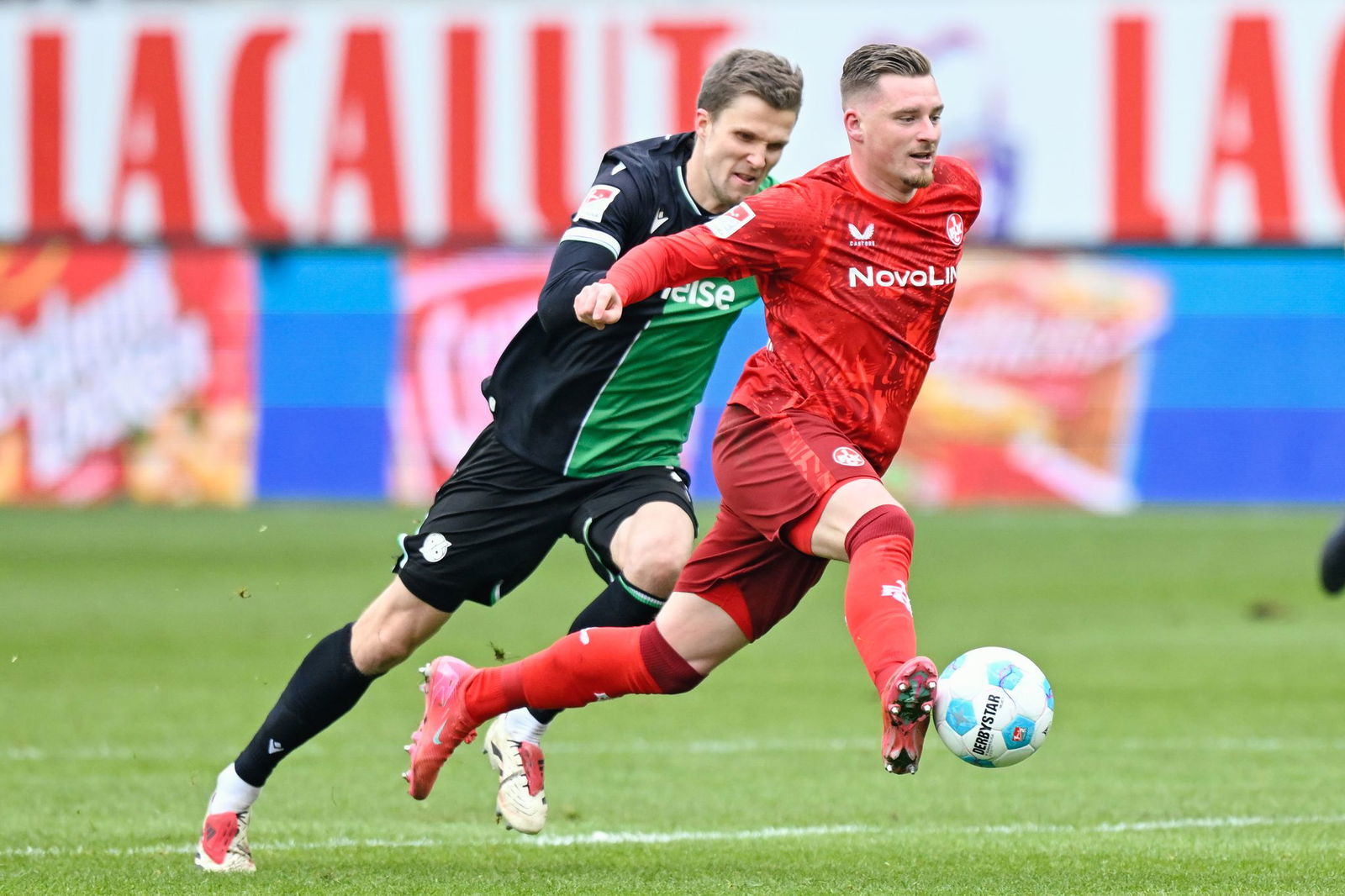 Der 1. FC Kaiserslautern und Hannover 96 lieferten sich ein intensives Zweitliga-Duell.