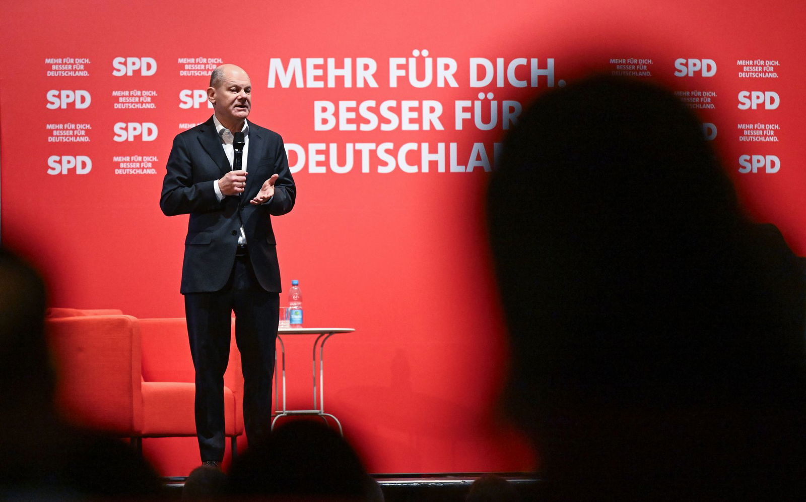 Hält die von US-Präsident Donald Trump verhängten Sanktionen gegen den Internationalen Strafgerichtshof für falsch: Bundeskanzler Olaf Scholz (SPD).