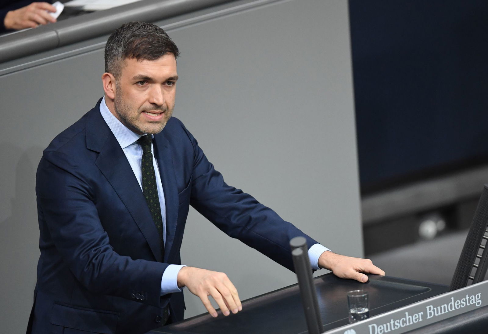 Konstantin Kuhle (FDP) hält die Hürden für wahlberechtigte Auslandsdeutsche für zu hoch.