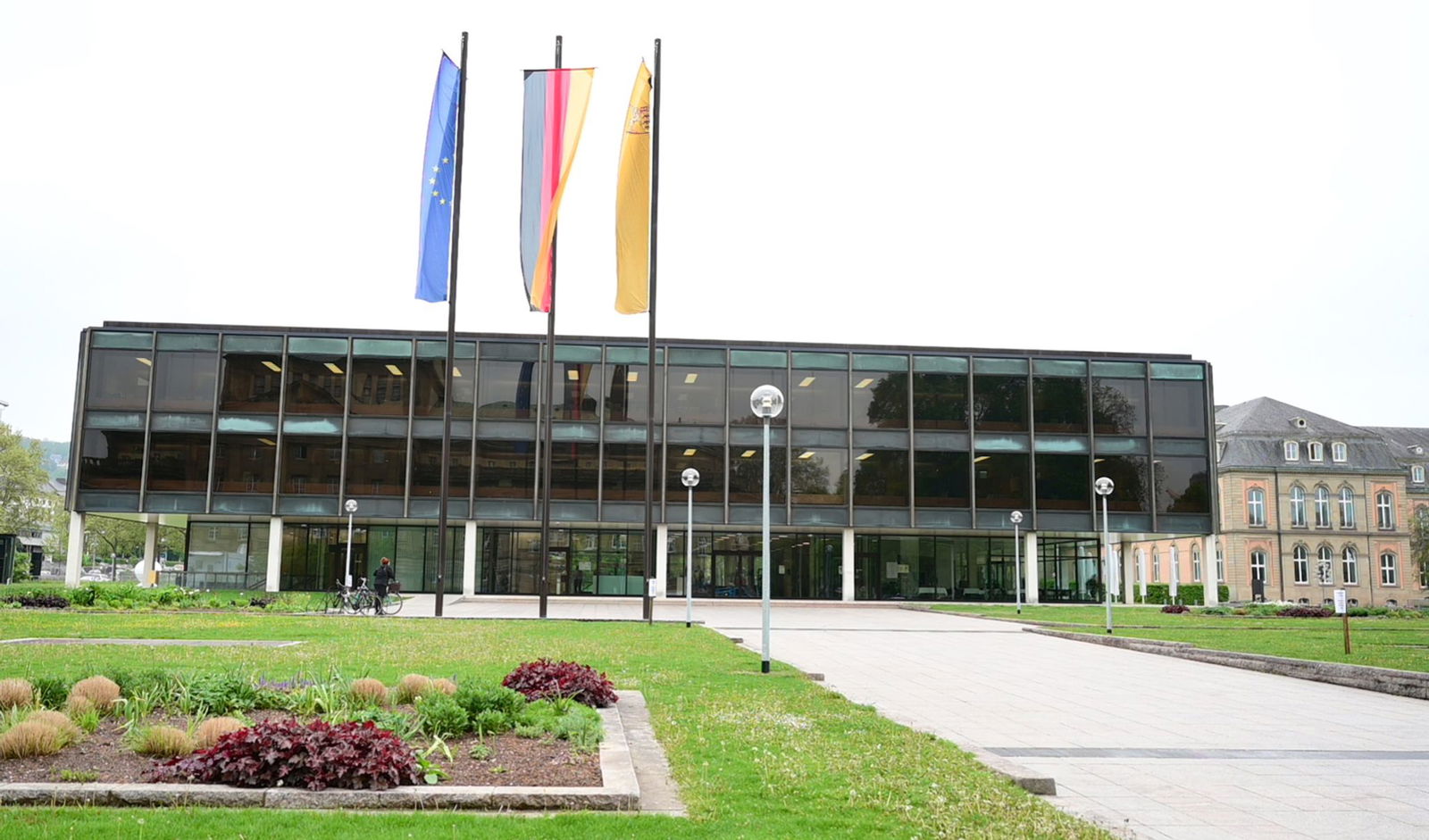 Der zuständige Landtagsausschuss berät zum Turn-Skandal von Stuttgart.