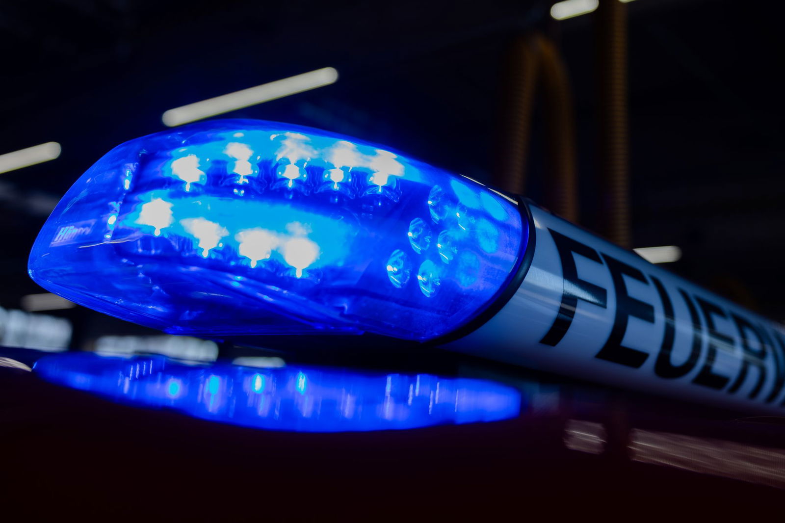 Der Bewohner verletzte sich bei dem Versuch, das Feuer selbst zu löschen. (Symbolbild)