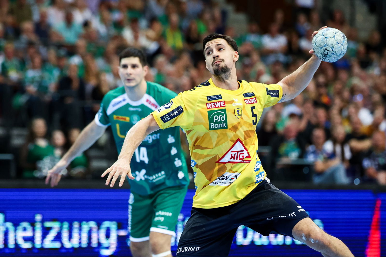 Ivan Martinovic (r.) wird den Löwen in den kommenden Wochen fehlen.