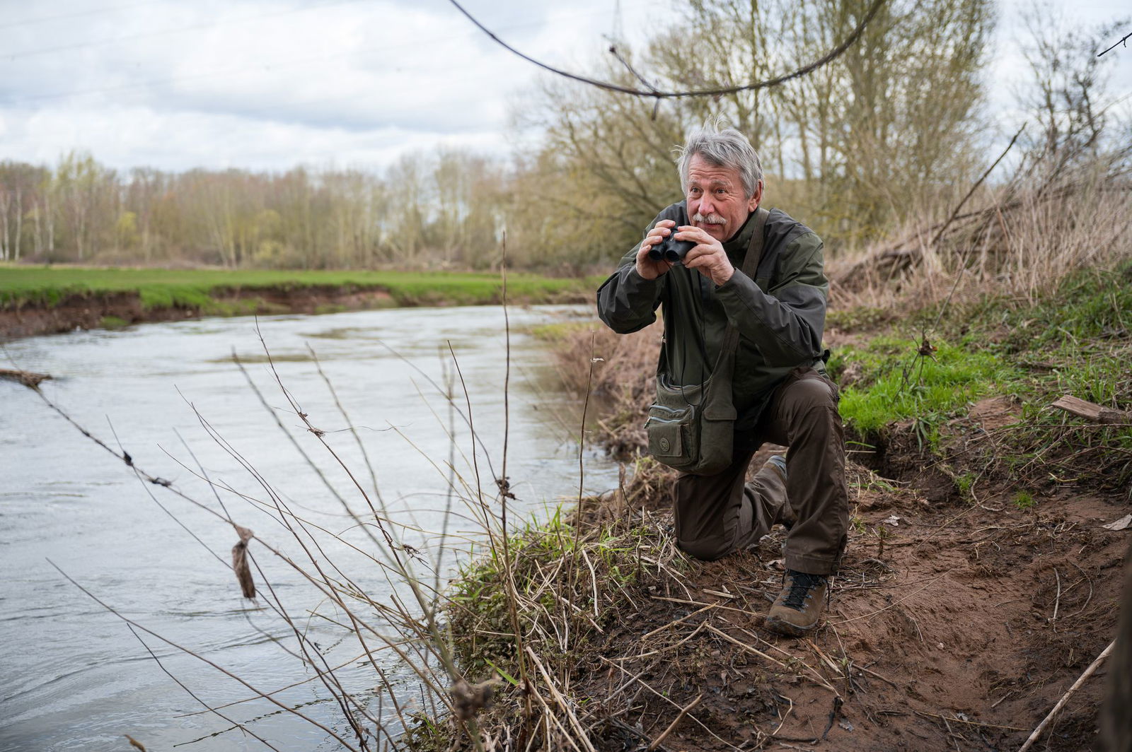 Hat den Otterschutz an der Blies im Saarland fest im Blick: Der stellvertretende Nabu-Vorsitzende aus Homburg, Hardy Welker. (Archivbild) 