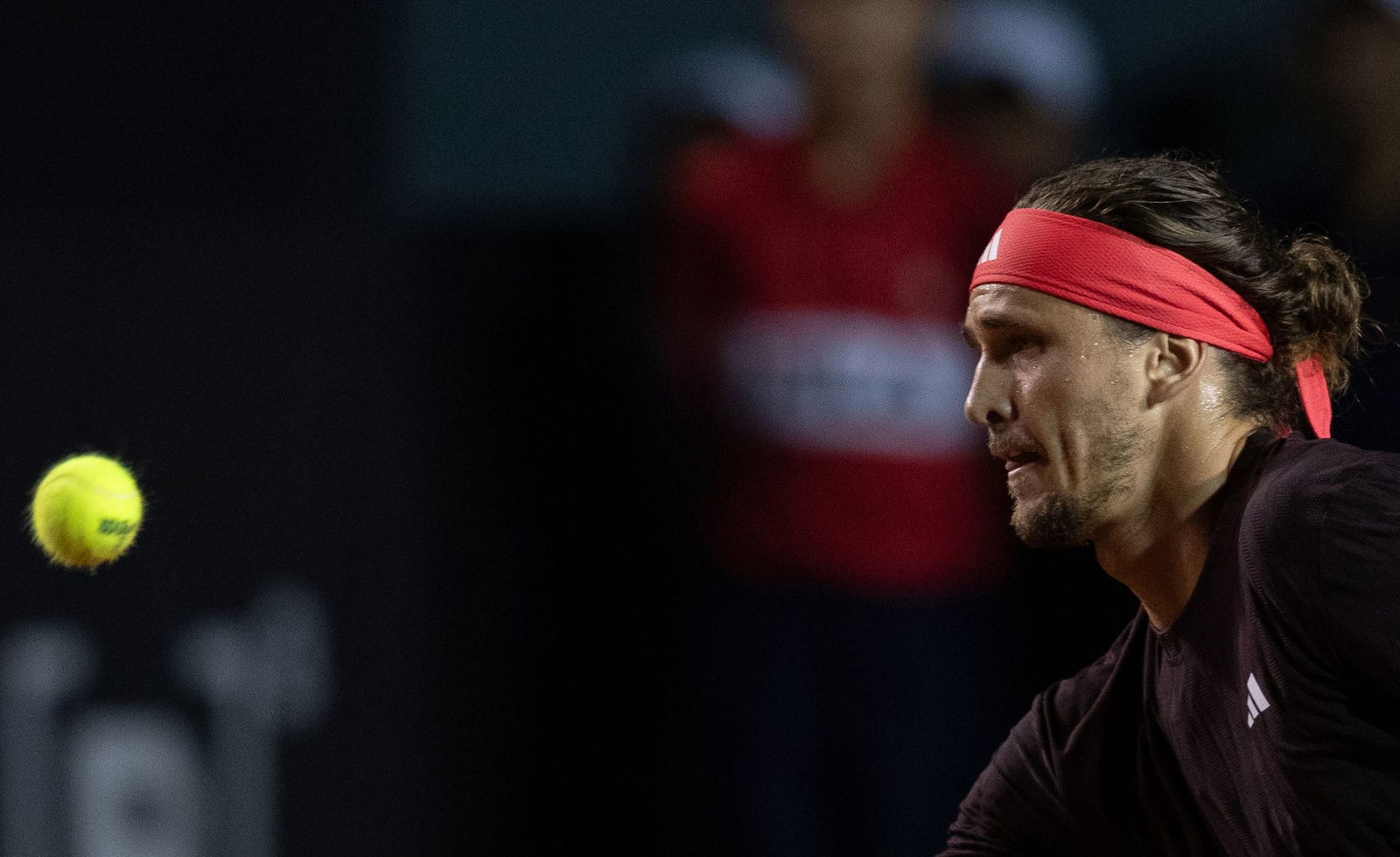 Bittere Enttäuschung bei Alexander Zverev nach dem erneuten Aus im Viertelfinale.