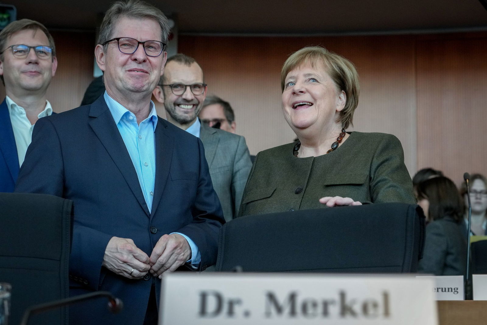 Als letzte Zeugin stand die frühere Bundeskanzlerin, Angela Merkel (CDU), hier mit dem Ausschussvorsitzenden, Ralf Stegner (SPD) den Abgeordneten Rede und Antwort.