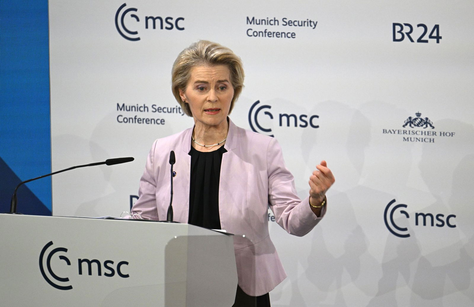 Schlägt den Einsatz einer Sonderklausel für mehr Verteidigungsausgaben vor: Ursula von der Leyen. (Archivbild)