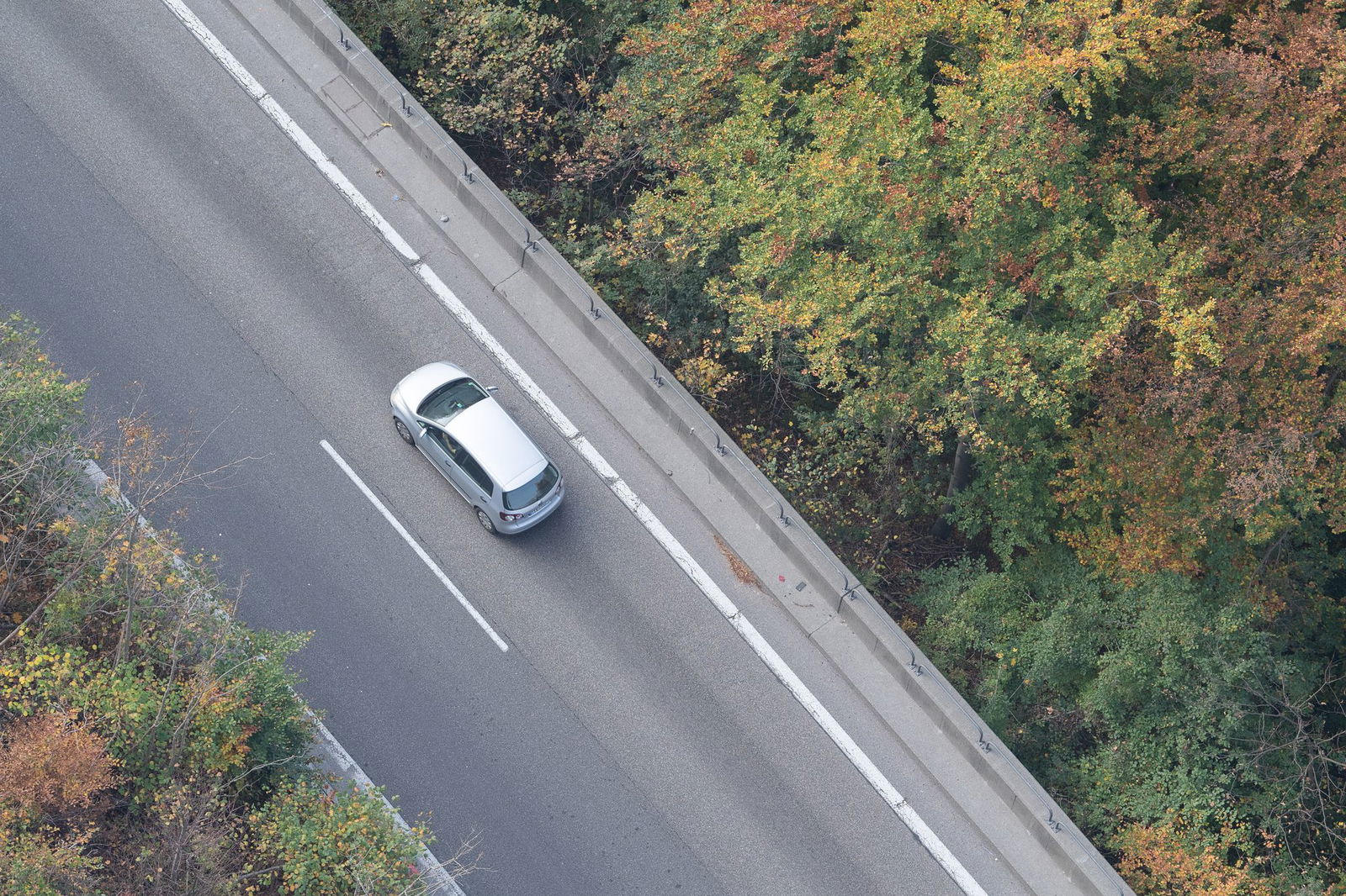 Die Autobahn 8 ist für Reisende nach München in der Nacht zum Sonntag bei Mühlhausen gesperrt. (Archivfoto).