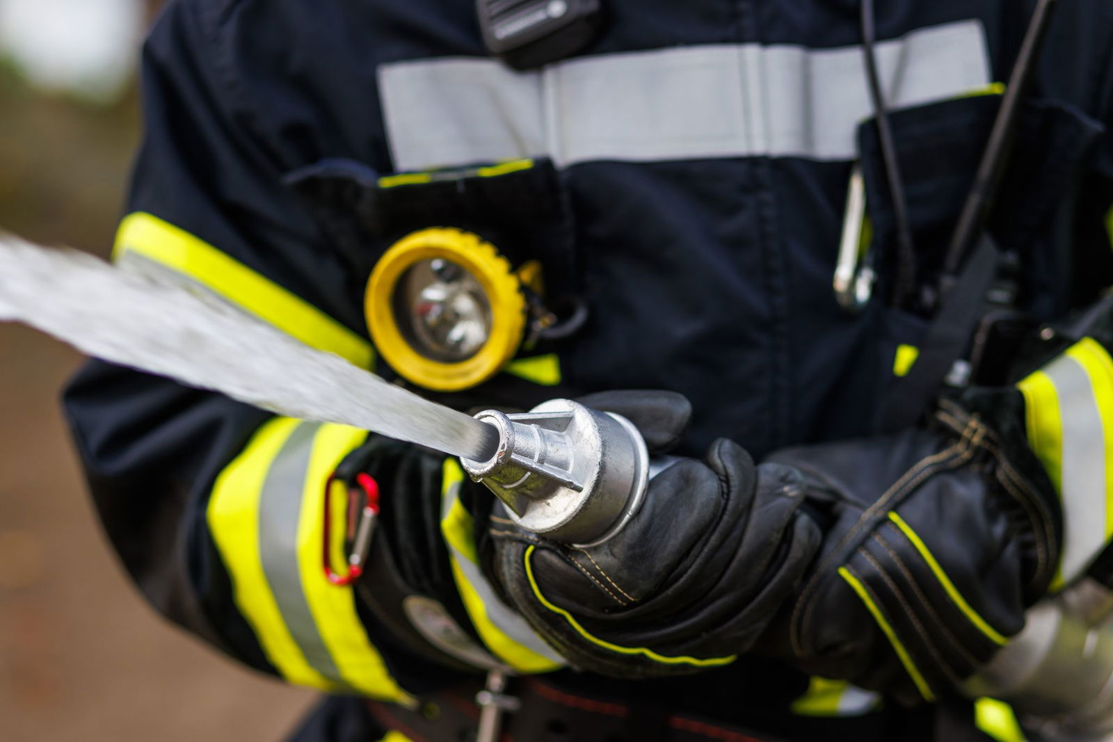 Mehr als 30 Feuerwehrleute waren laut Polizei vor Ort im Einsatz. (Symbolbild)