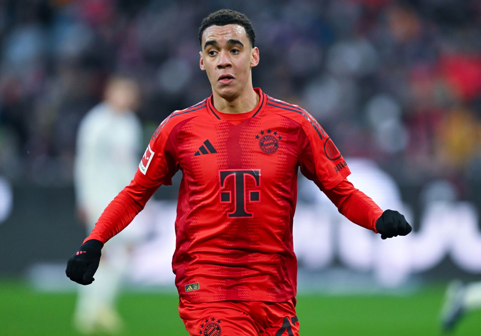 Jamal Musiala soll noch lange beim FC Bayern bleiben.